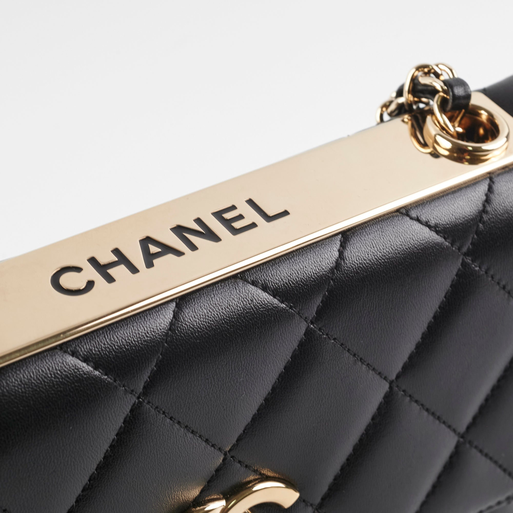 Chanel Trendy CC Shoulder Bag - Genuine Lambskin Leather Handbag in Black | Luxury Crossbody Purse for Women, Perfect for Evening Events & Daily Use