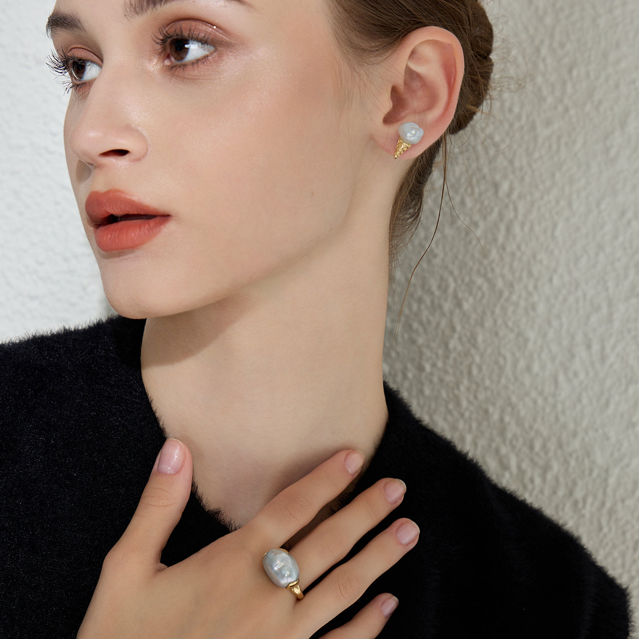 18K Solid Gold South Sea Baroque Pearl Ring for Women - Elegant Handmade Jewelry Gift for Anniversary, Wedding, or Special Occasions