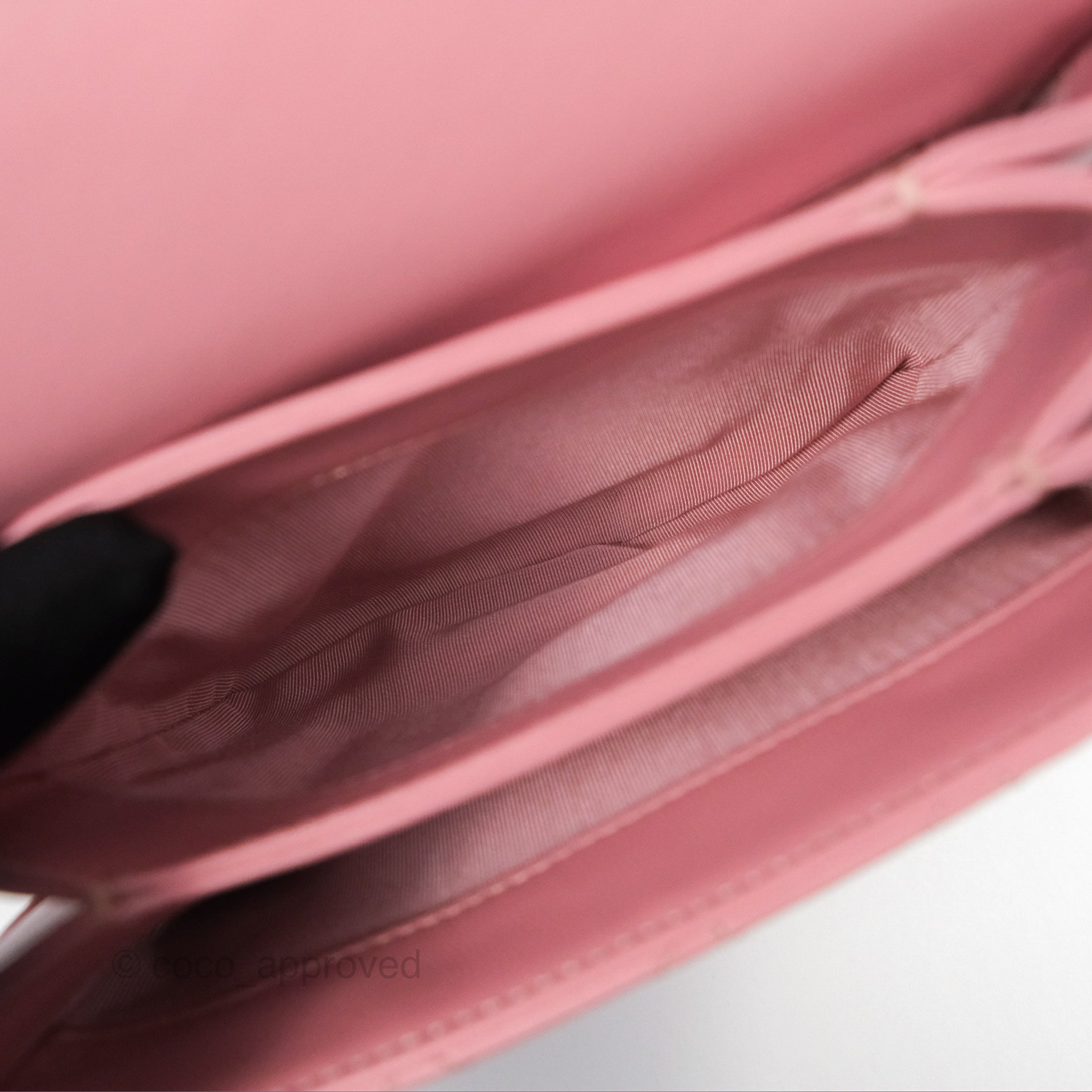 Chanel Citizen Chic Flap Bag in Pink Lambskin Leather with Gold Hardware - Luxury Crossbody Purse for Women, Perfect for Date Night & Special Occasions