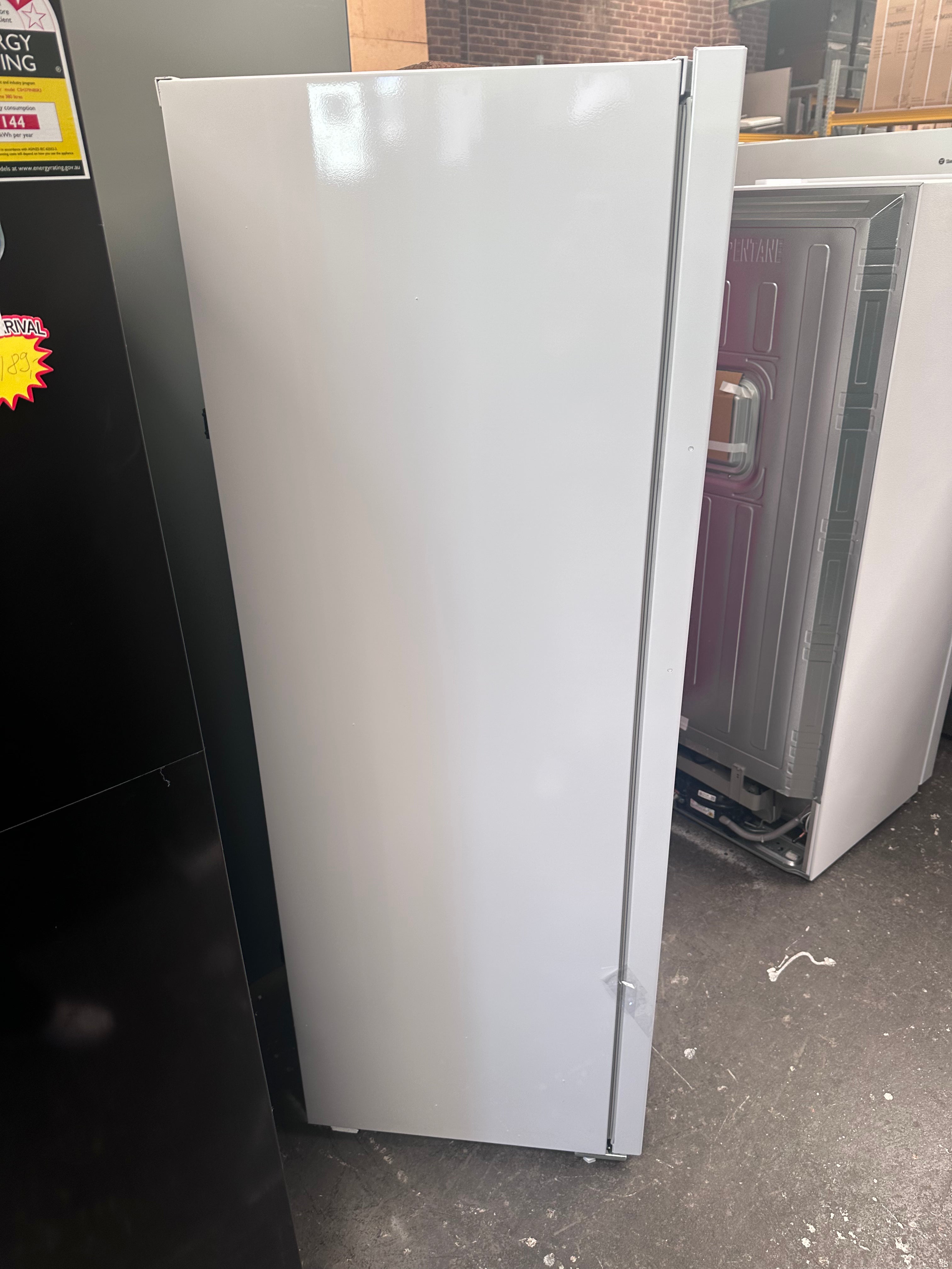Beko 250L Upright Frost Free Freezer BVF290W - Energy Efficient, Made in Europe, 12 Month Warranty (Carton Damaged) - Perfect for Home, Restaurant & Commercial Kitchen Storage