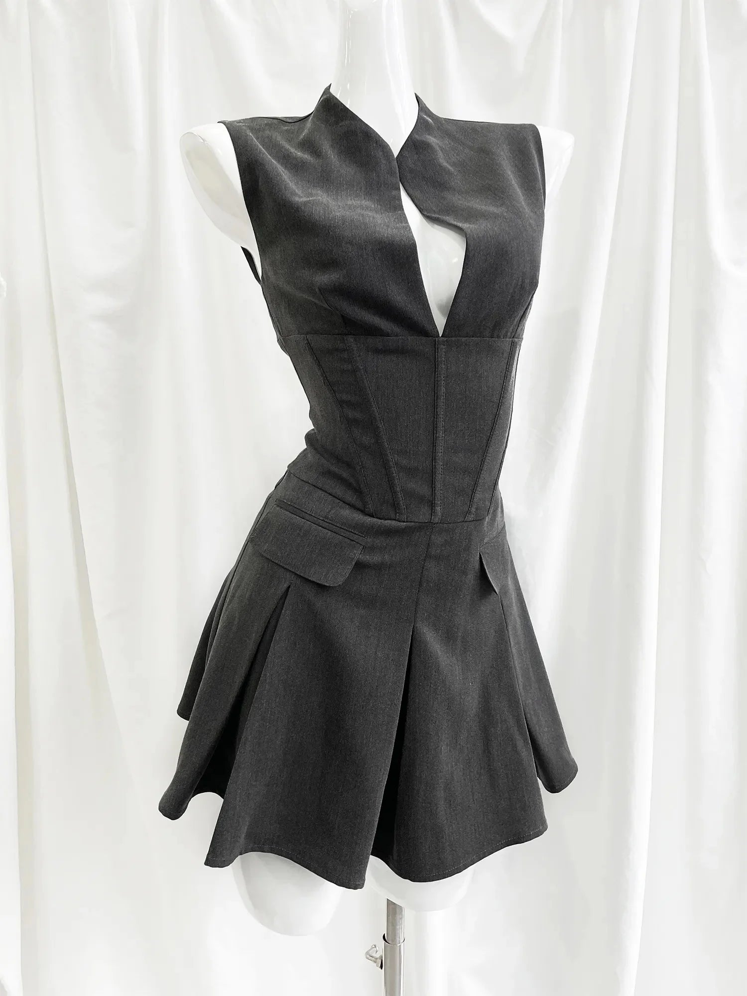 2023 Fashionable Sleeveless Women's Blazer Dress with Pockets - Gray Office Lady A-Line Dress for Work & Casual Wear | Perfect for Business Meetings, Office Outfits & Smart Casual Occasions