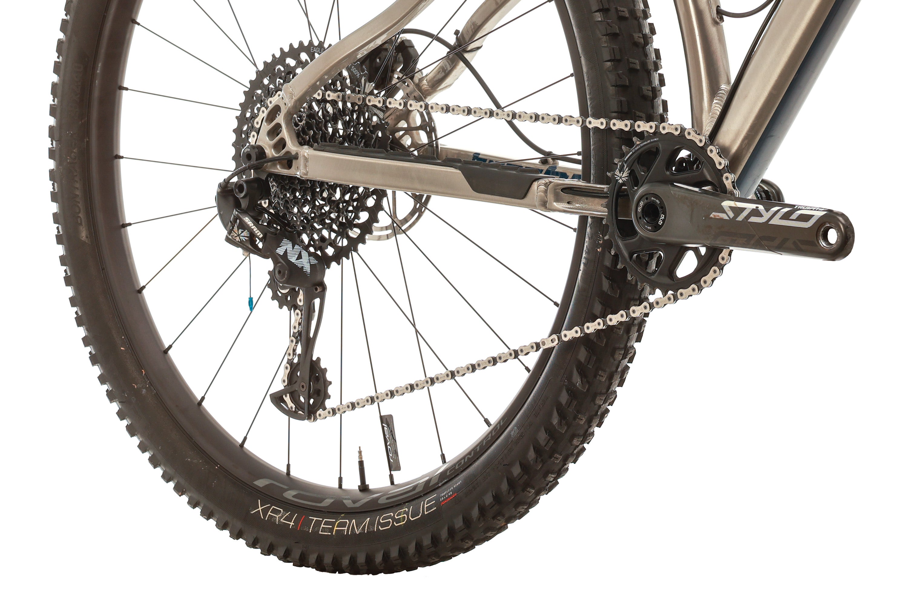 Banshee Paradox V3 Mountain Bike 2022 - Medium Frame Size | Trail & All-Mountain Riding | Durable & High-Performance MTB for Off-Road Adventures