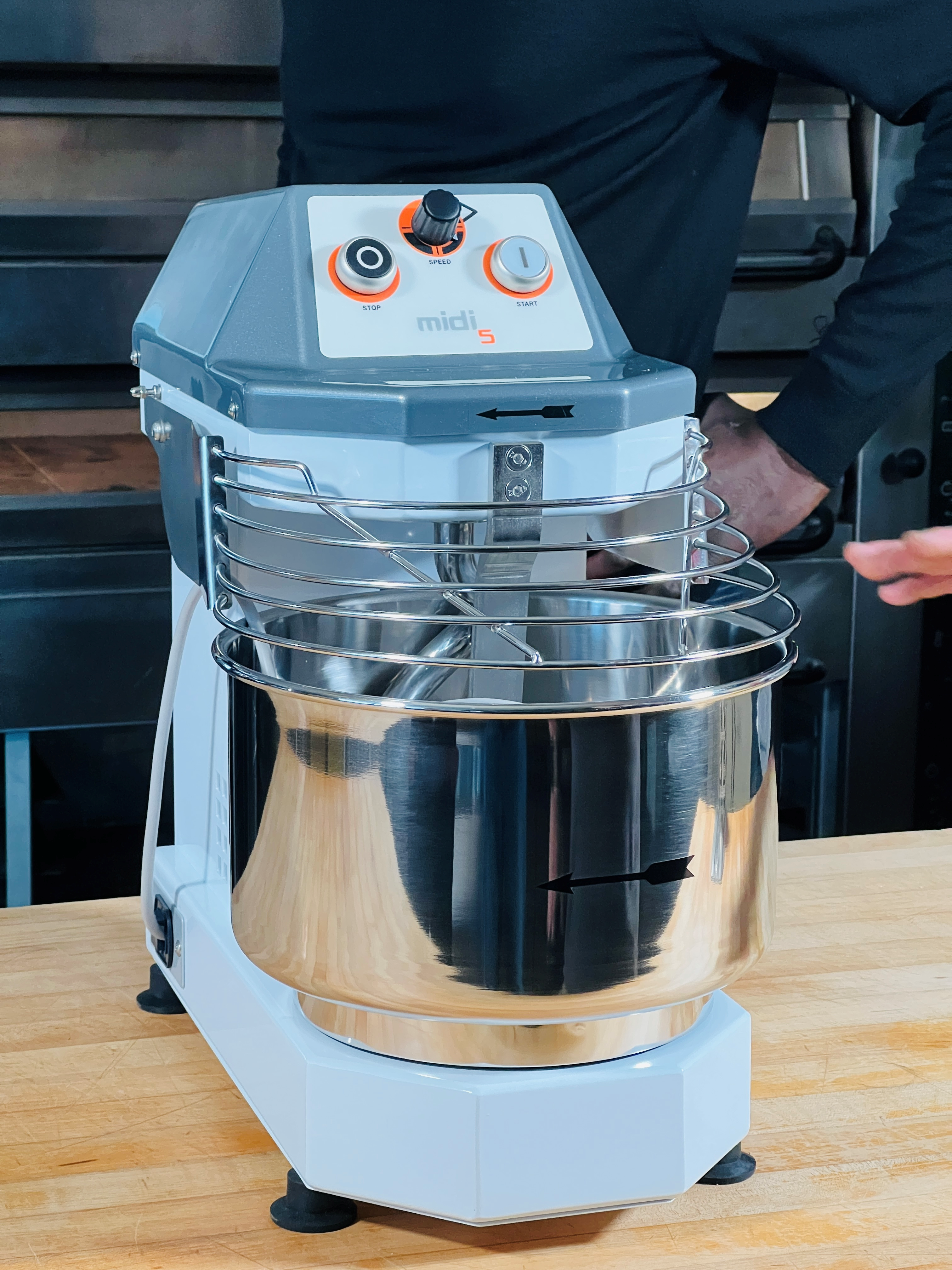5kg Midi 5 Spiral Dough Mixer - Professional Bakery Dough Kneader for Bread, Pizza & Pastry Making - Perfect for Home Bakers & Commercial Kitchens
