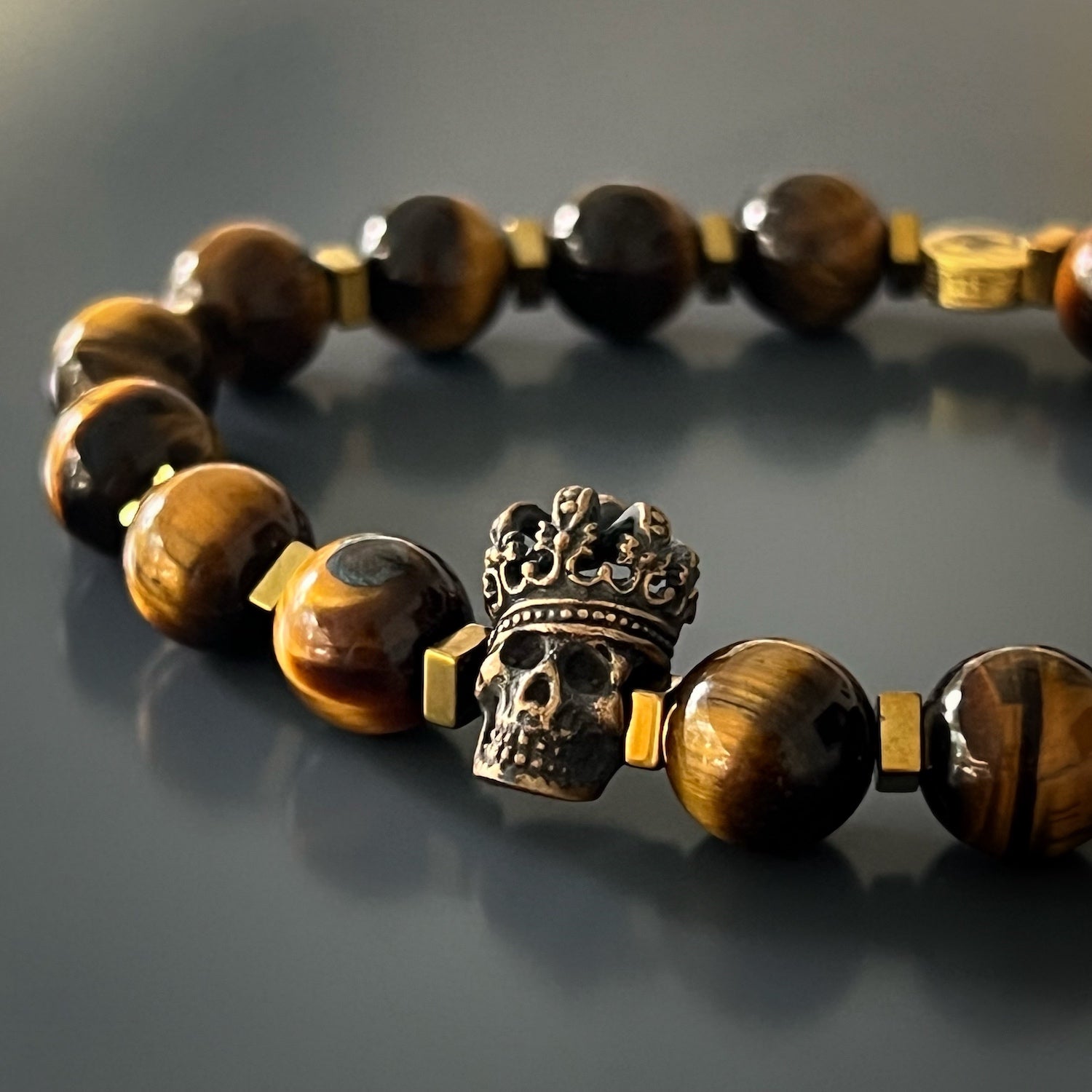 Tiger's Eye Beaded King Skull Charm Bracelet for Men - Natural Stone Beaded Bracelet for Protection, Strength & Good Luck - Perfect for Gifts, Meditation & Spiritual Healing