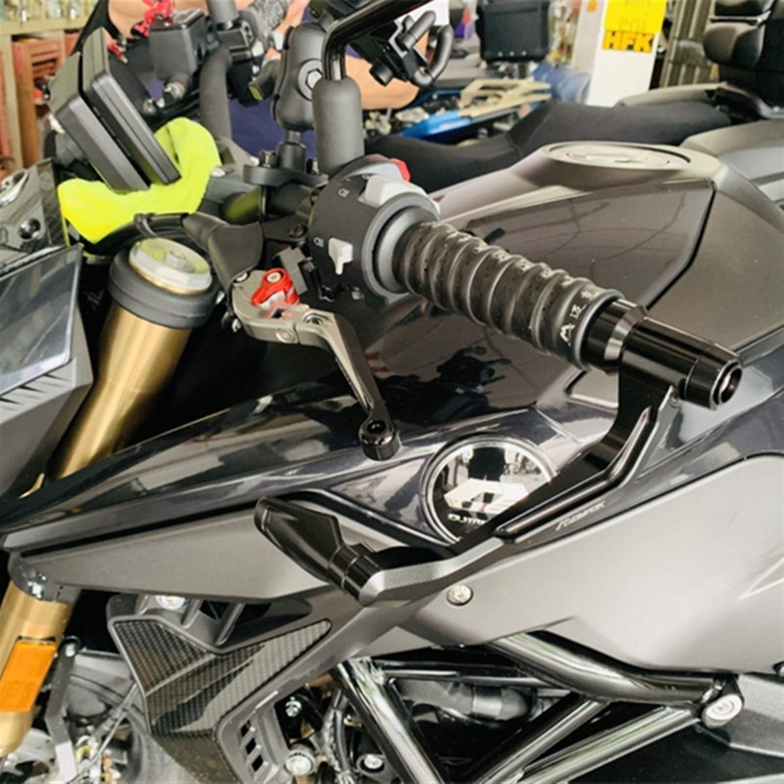 Adjustable Motorcycle Clutch & Brake Levers for Honda CB190R (2015-2018) - Extendable Hand Grip Handle for Comfortable Riding - Perfect for City Commuting & Long-Distance Tours