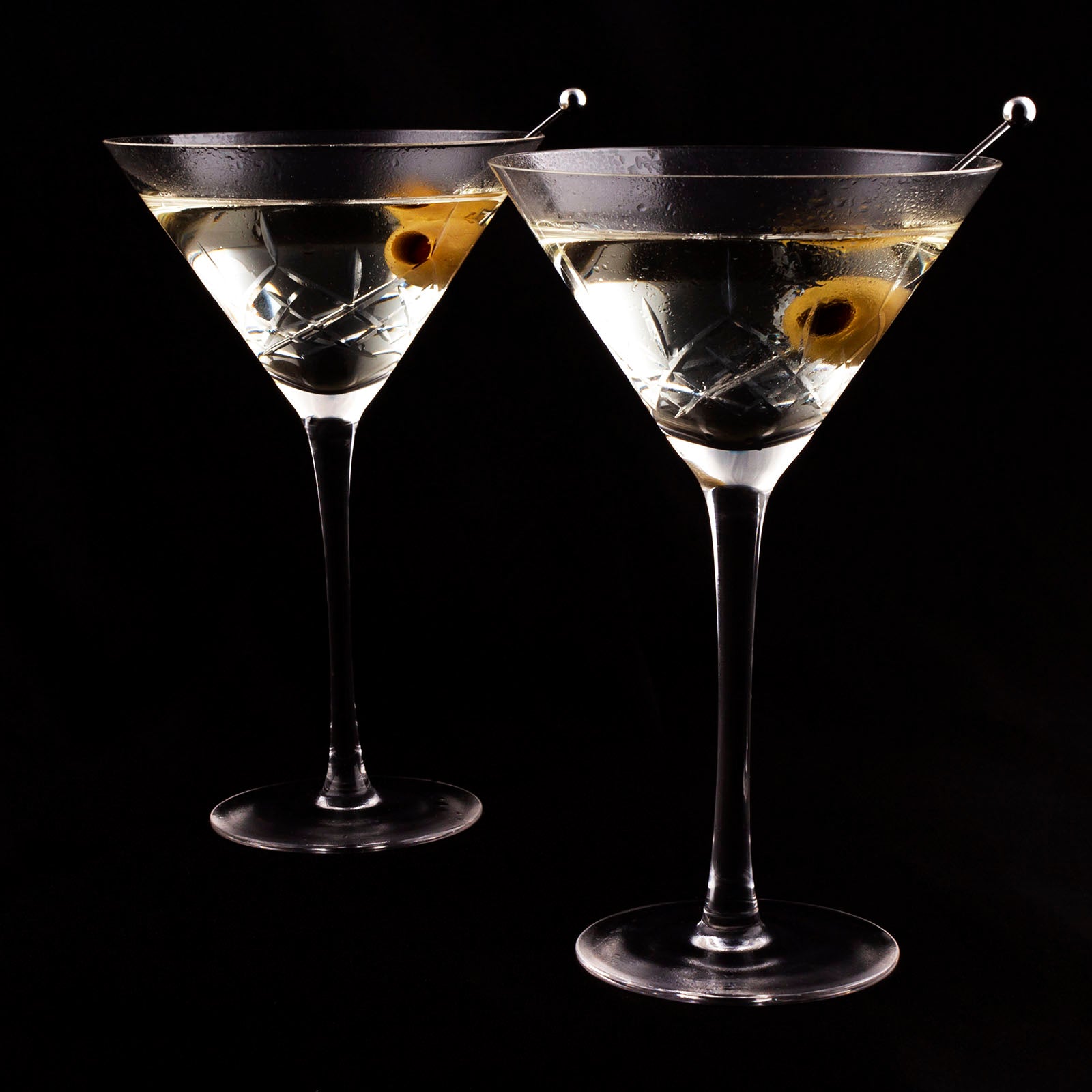 Premium 9 oz Diamond Martini Glasses Set of 2 - Elegant Crystal Cocktail Glasses for Martinis, Cosmopolitans & Champagne - Perfect for Parties, Weddings & Home Bars