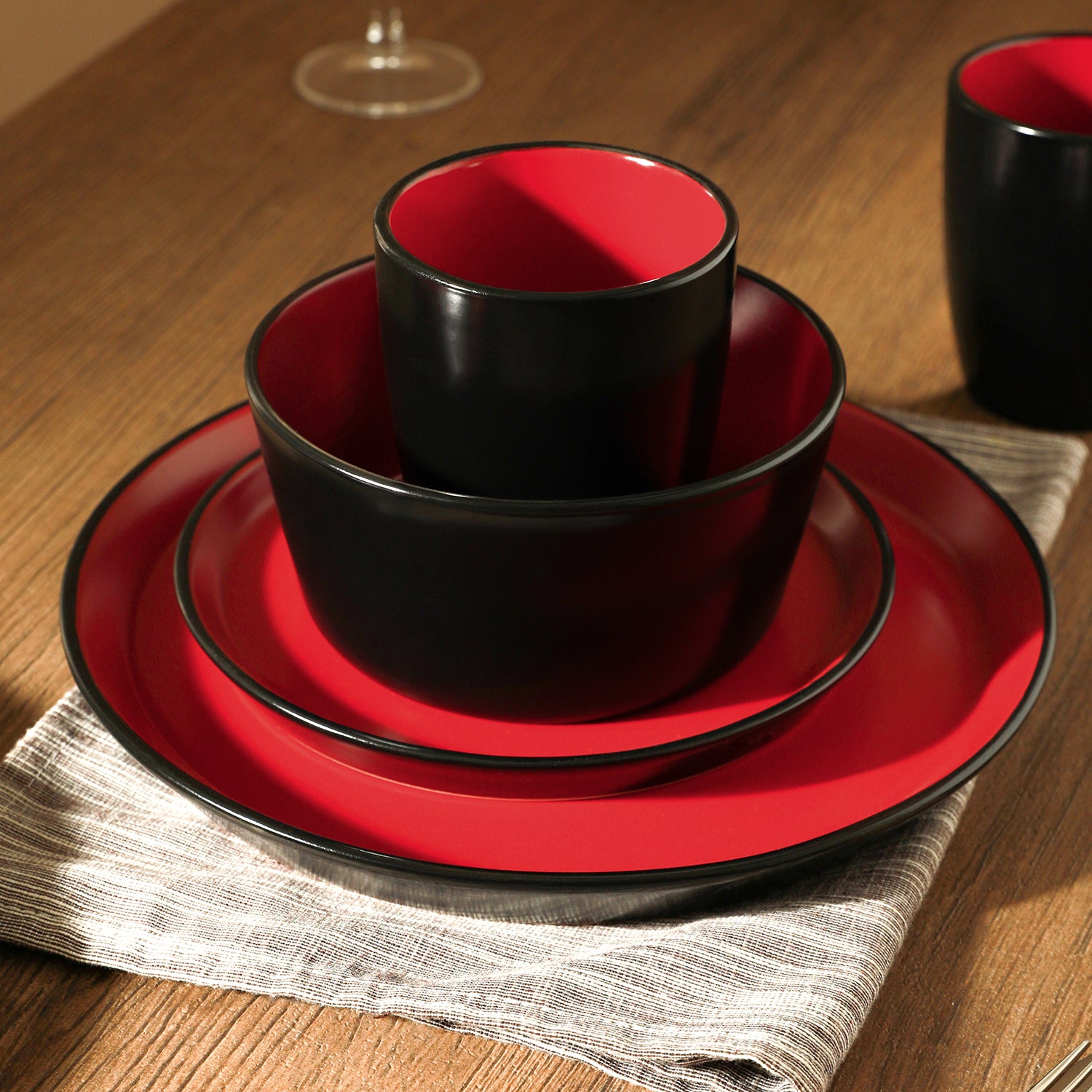 Premium Albie Stoneware Dinnerware Set - Elegant Red & Black 12-Piece Set for Stylish Dining | Perfect for Dinner Parties, Family Gatherings & Everyday Use