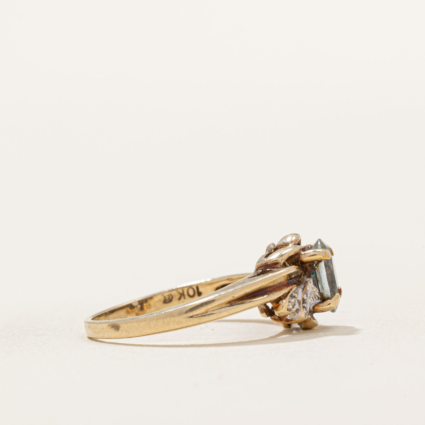 Elegant Aquamarine & Diamond Ring - 0.30ct Center Stone with 0.02ctw Accents - Size 4 - Perfect for Engagement, Anniversary & Special Occasion Gifts