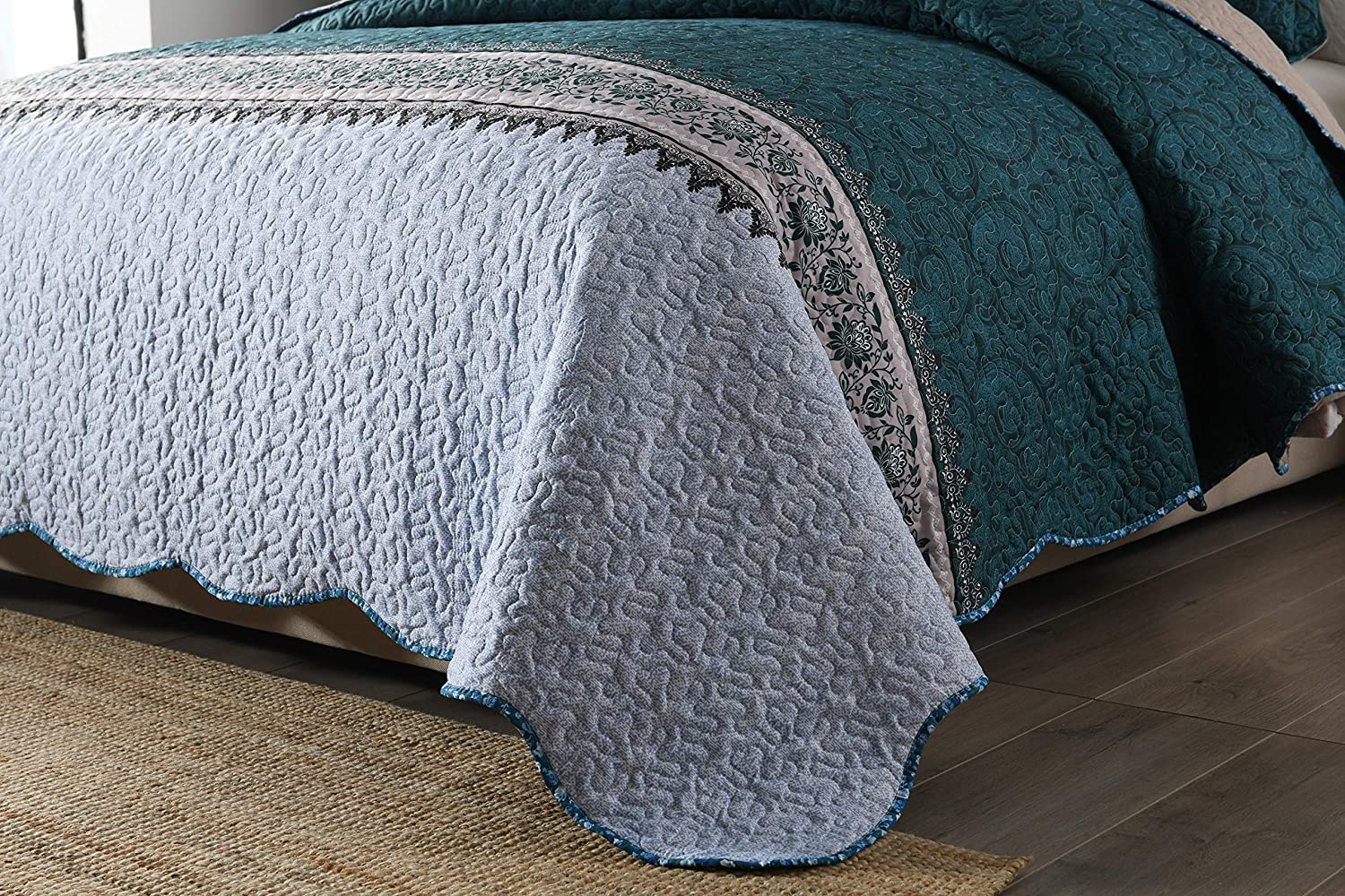 Travan 3-Piece King Size Quilt Set - Soft Lightweight Microfiber Bedspread with Shams, All Season Blue Ocean Design - Perfect for Master Bedroom, Guest Room & Cozy Home Decor