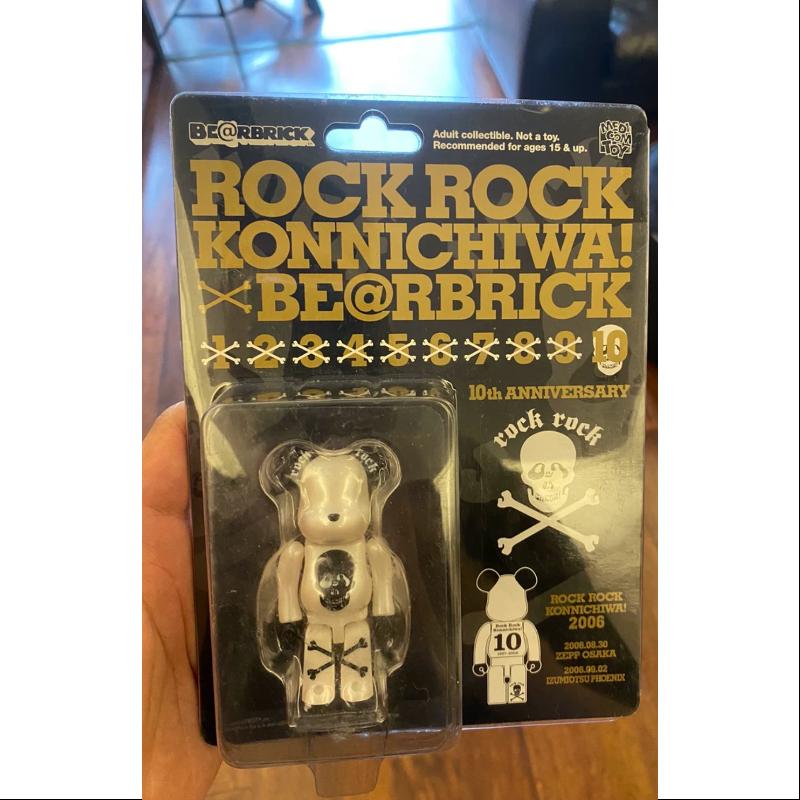 Limited Edition Medicom Be@rbrick 100% Bearbrick ROCK ROCK KONNICHIWA Collectible Figure - Perfect for Anime Fans, Home Decor & Gift Giving