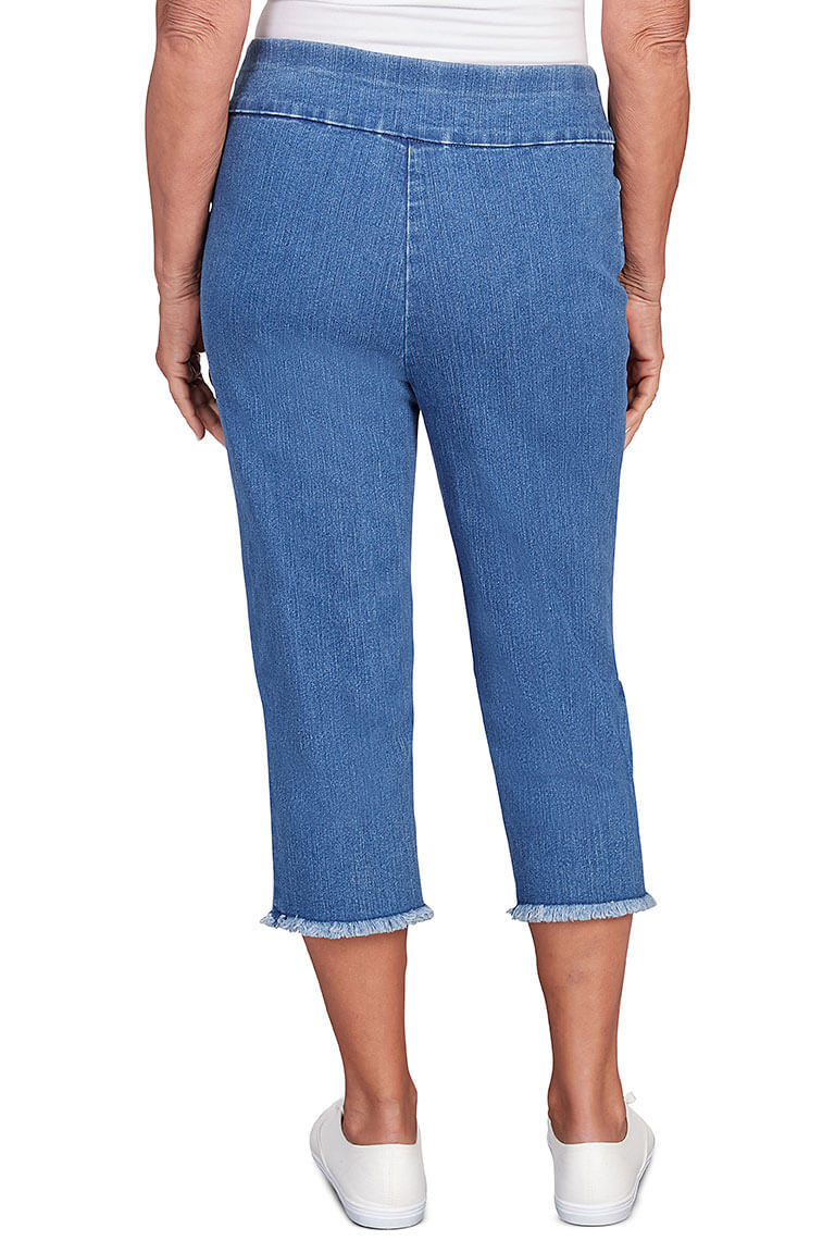 Petite Frayed Denim Capri Pants for Women - Stylish Distressed Ankle-Length Jeans | Perfect for Casual Outings, Summer Wear & Boho Fashion