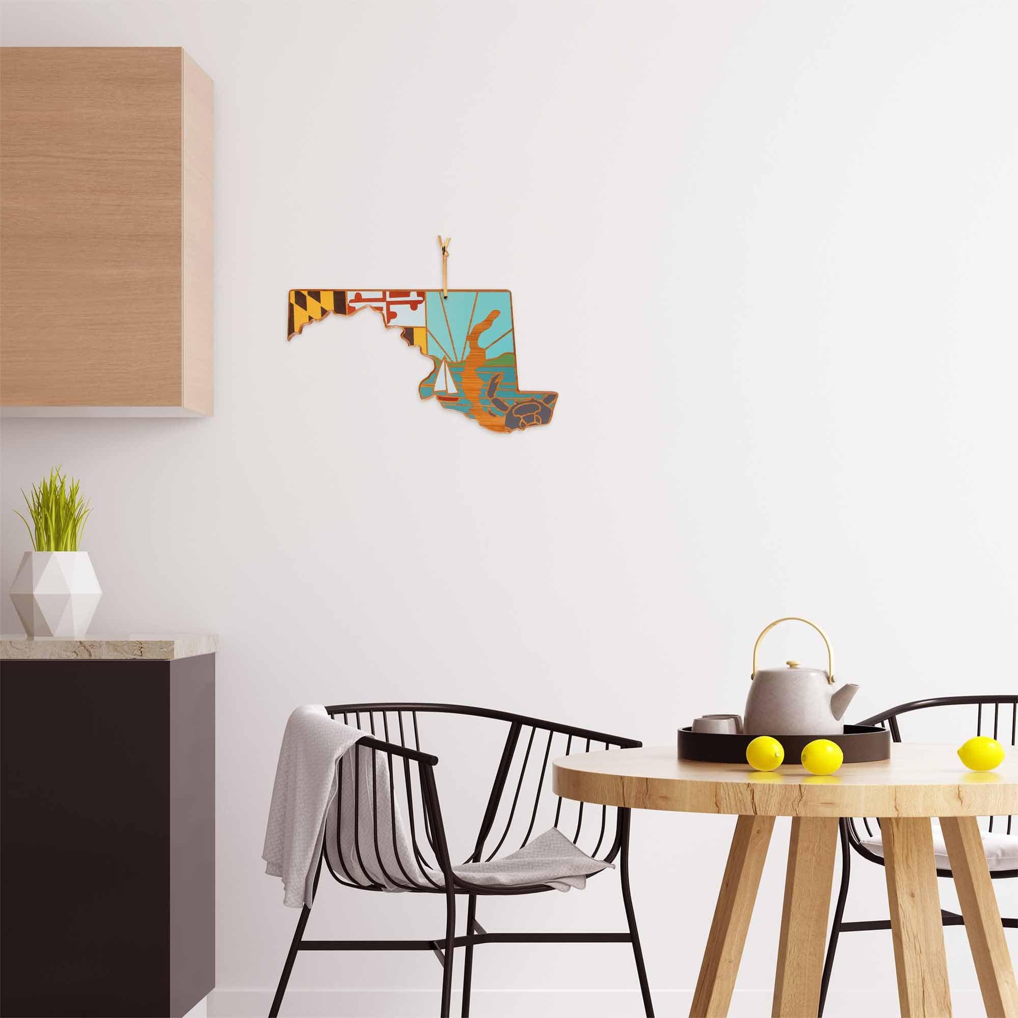Premium Maryland-Themed Wooden Cutting Board with Summer Stokes Artwork - Perfect for Kitchen Decor, Gift Giving & Home Use