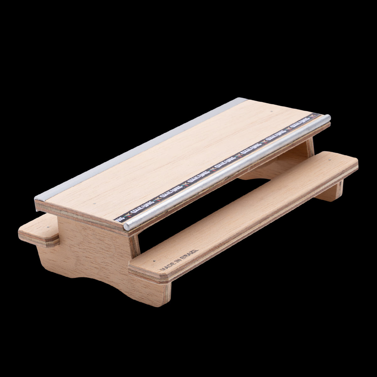 Ollie Fingerboard Ramp & Picnic Table - Mini Skateboard Ramp for Fingerboards - Perfect for Skate Park Play, Office Desk & Home Decor
