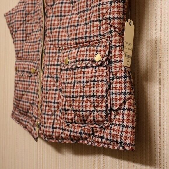 St. John's Bay Quilted Vest for Men - Size Large, Lightweight Puffer Jacket for Outdoor Activities, Hiking & Casual Wear