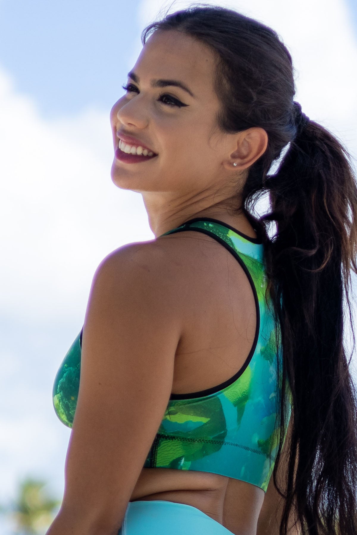 Premium Kelp Forest Sport Top for Women - Breathable & Moisture-Wicking Workout Shirt - Perfect for Yoga, Running & Gym Training