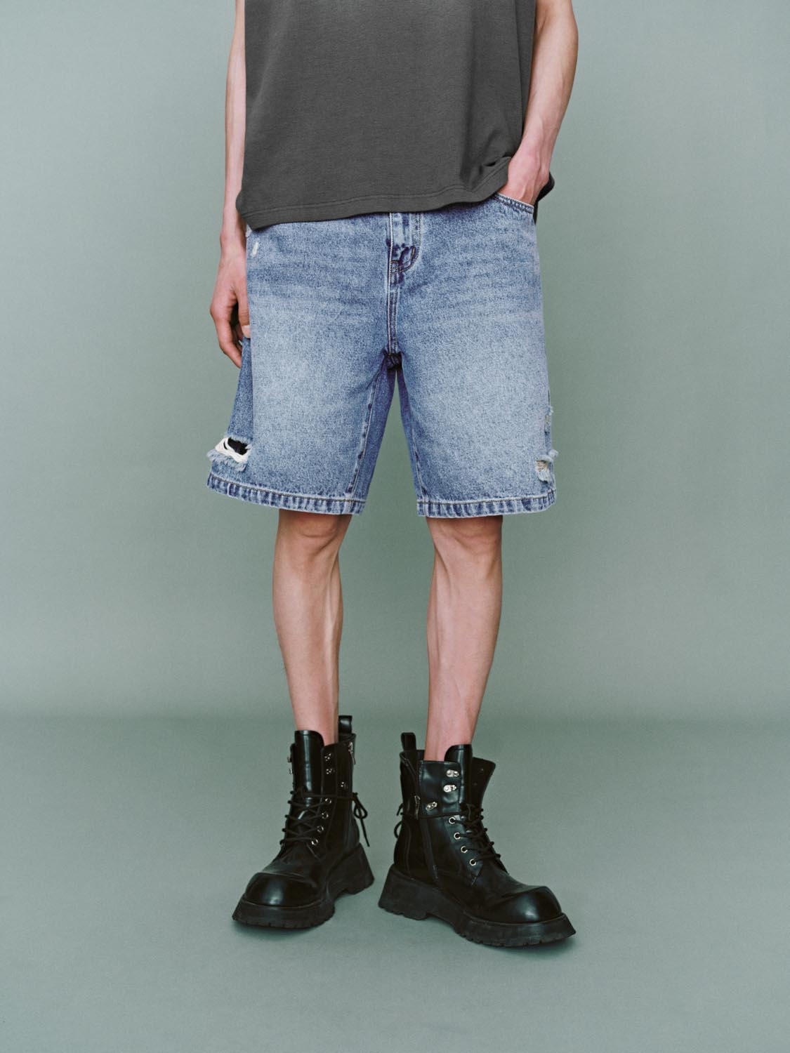 Stylish Women's Denim Shorts UMM850049 - High Waisted Distressed Denim Shorts for Summer | Perfect for Casual Outfits, Beach Trips, and Music Festivals