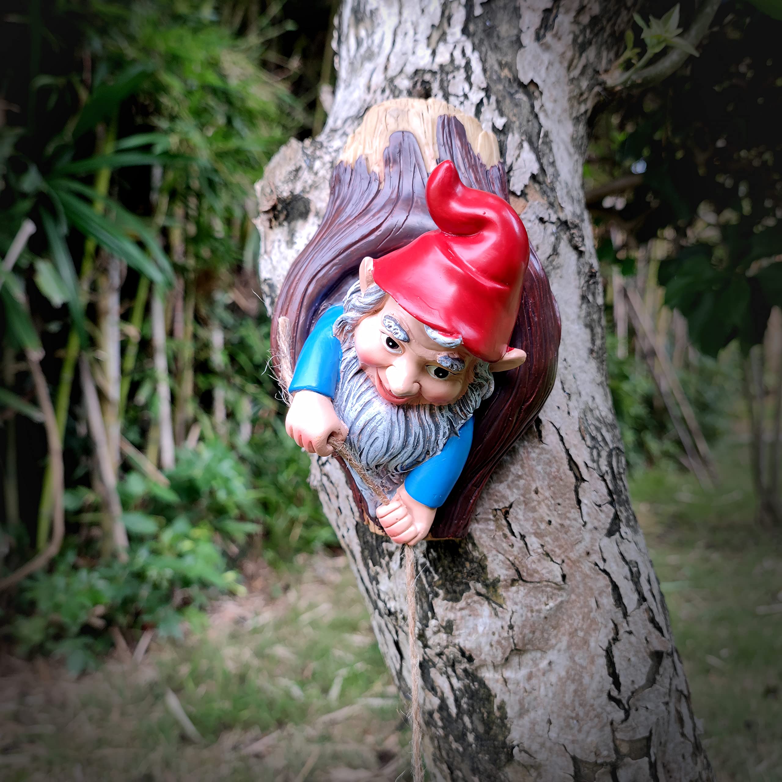 Funny Resin Climbing Gnomes Sculpture - Whimsical Outdoor Garden Decor for Tree Hugging, Home Patio, Lawn & Yard - Perfect for Garden Art, Holiday Ornaments & Unique Gift Ideas