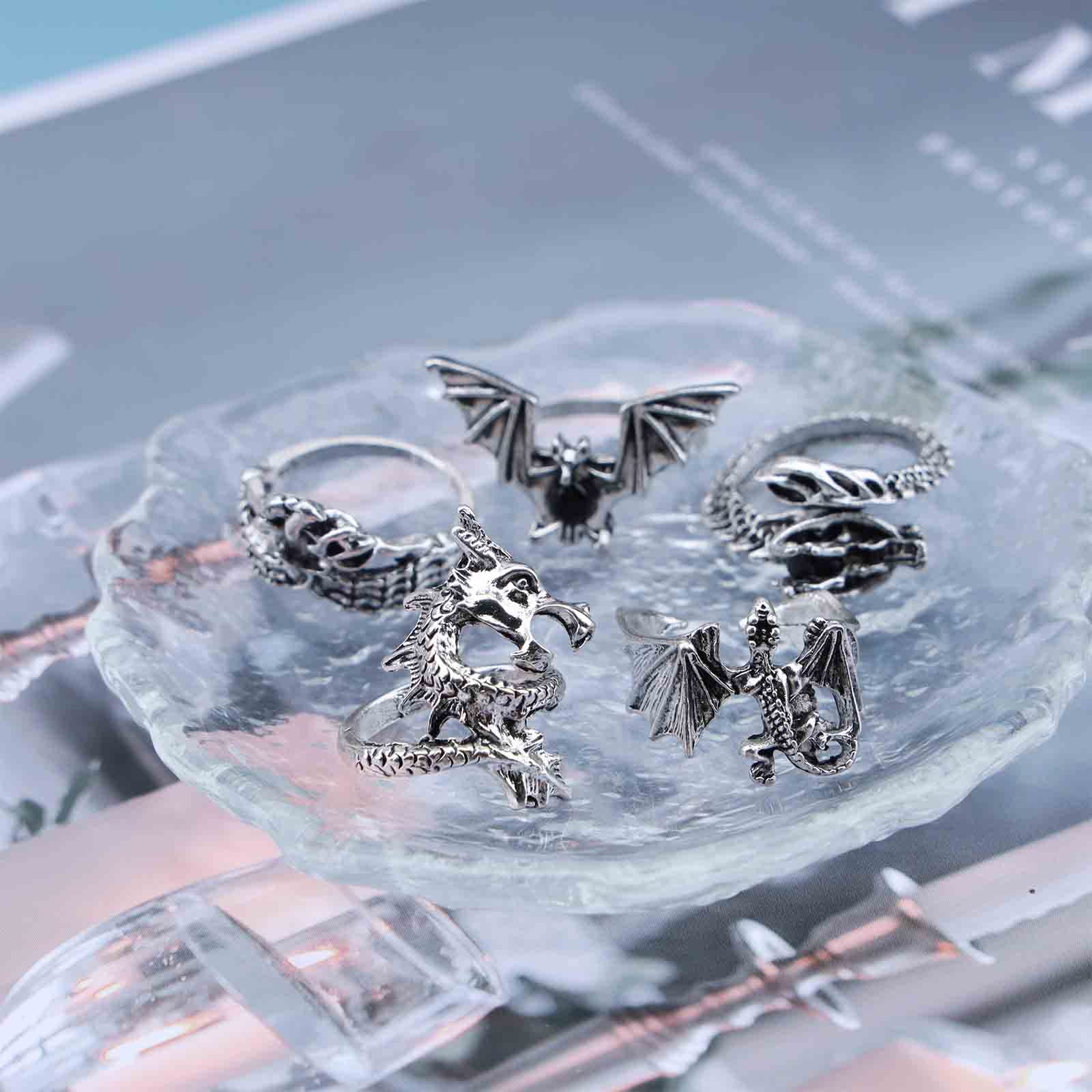 Gothic Dragon Rings Set - Vintage Silver Bat & Dragon Heart Stackable Rings for Women, Halloween Jewelry Gifts (5-Piece) - Perfect for Cosplay, Gothic Fashion & Dark Aesthetic Outfits