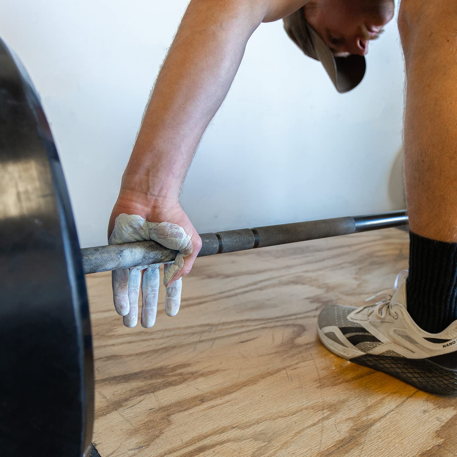 SERIOUS STEEL FITNESS Liquid Chalk for Weightlifting - 1.5 oz (45ml) - Grip Enhancer for Powerlifting, Rock Climbing, CrossFit & Gym Training - Perfect for Sweaty Hands During Intense Workouts
