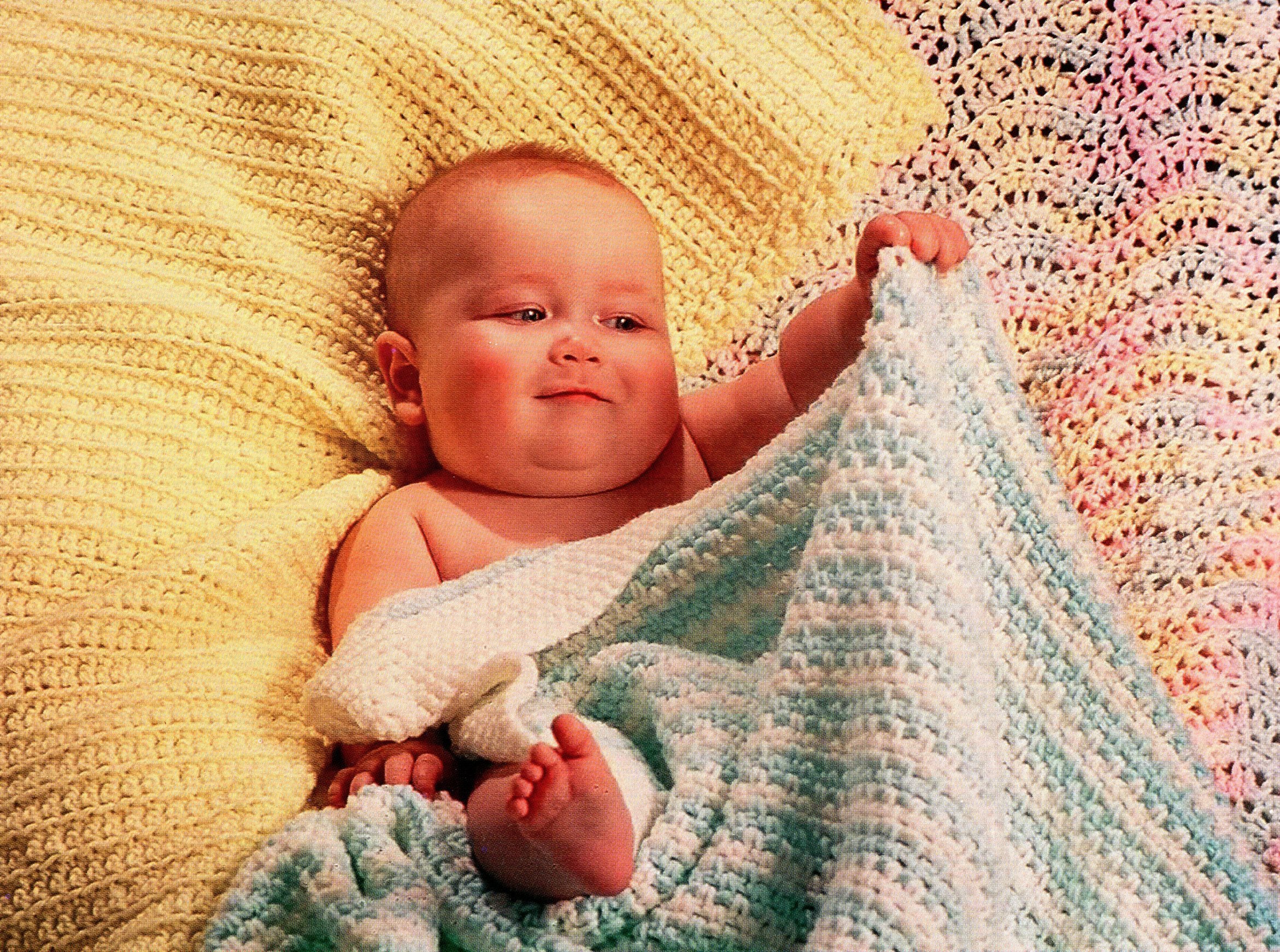 Fiber Trends Crochet Pattern CH31 - Easy DIY Baby Blanket Crochet Kit for Beginners | Soft Handmade Nursery Blankets for Newborns & Infants | Perfect for Baby Showers, Christenings & Nursery Decor