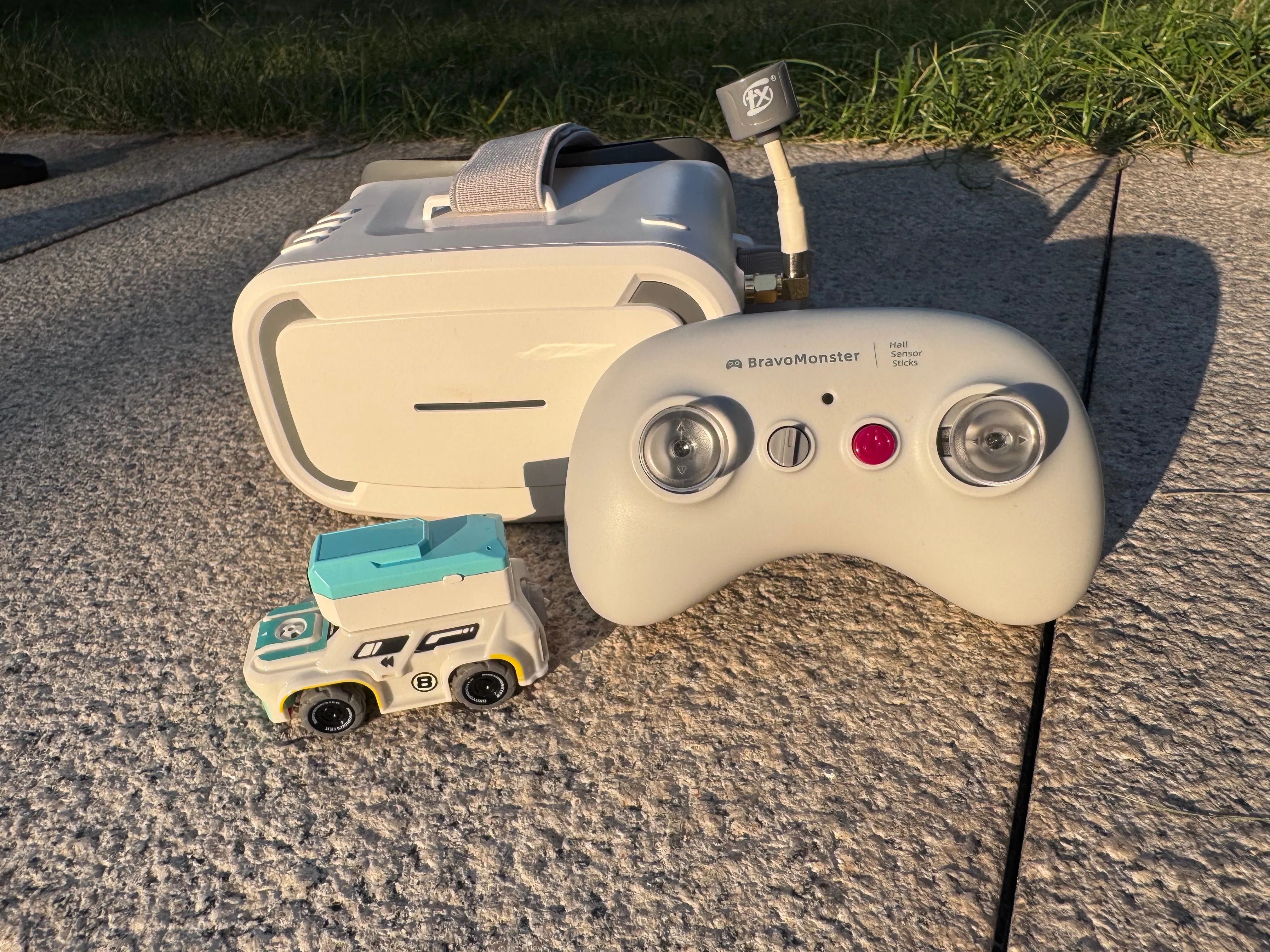 BravoMonster 1:72 Scale Micro Drift RC Car - 2.4GHz Full Proportional Remote Control RTR with FPV Camera - Perfect for Indoor Racing, Drift Practice & FPV Experience