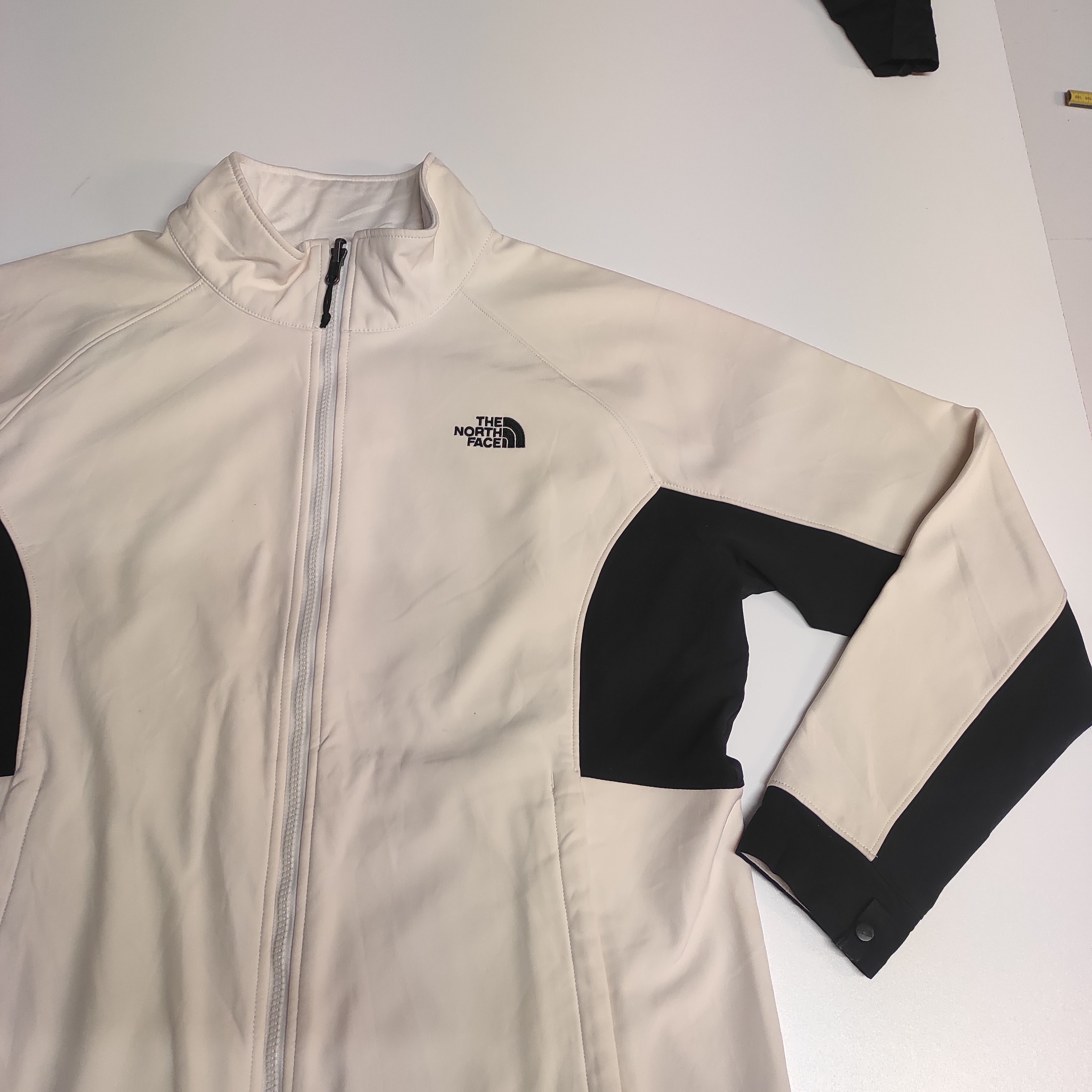 The North Face Women's Jacket XL #8967 - Waterproof Windproof Winter Coat for Hiking, Skiing & Outdoor Adventures