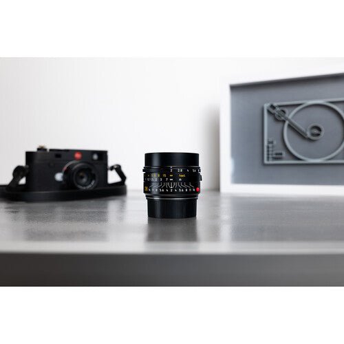 Leica Summicron-M 28mm f/2 ASPH Black Anodized Lens for Street & Travel Photography - Perfect for Leica M Mount Cameras