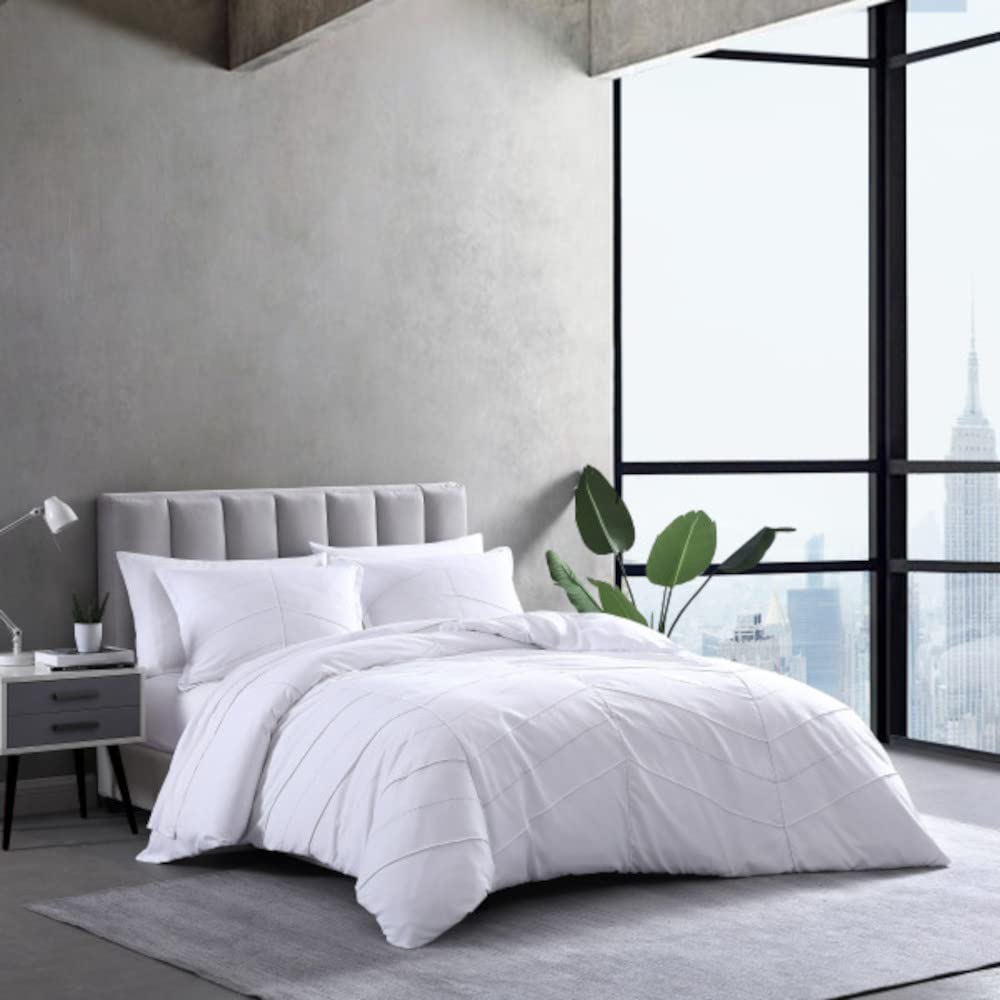 City Scene Courtney Comforter Set - Twin Size White Bedding - Perfect for Kids' Rooms, Dorms & Guest Bedrooms