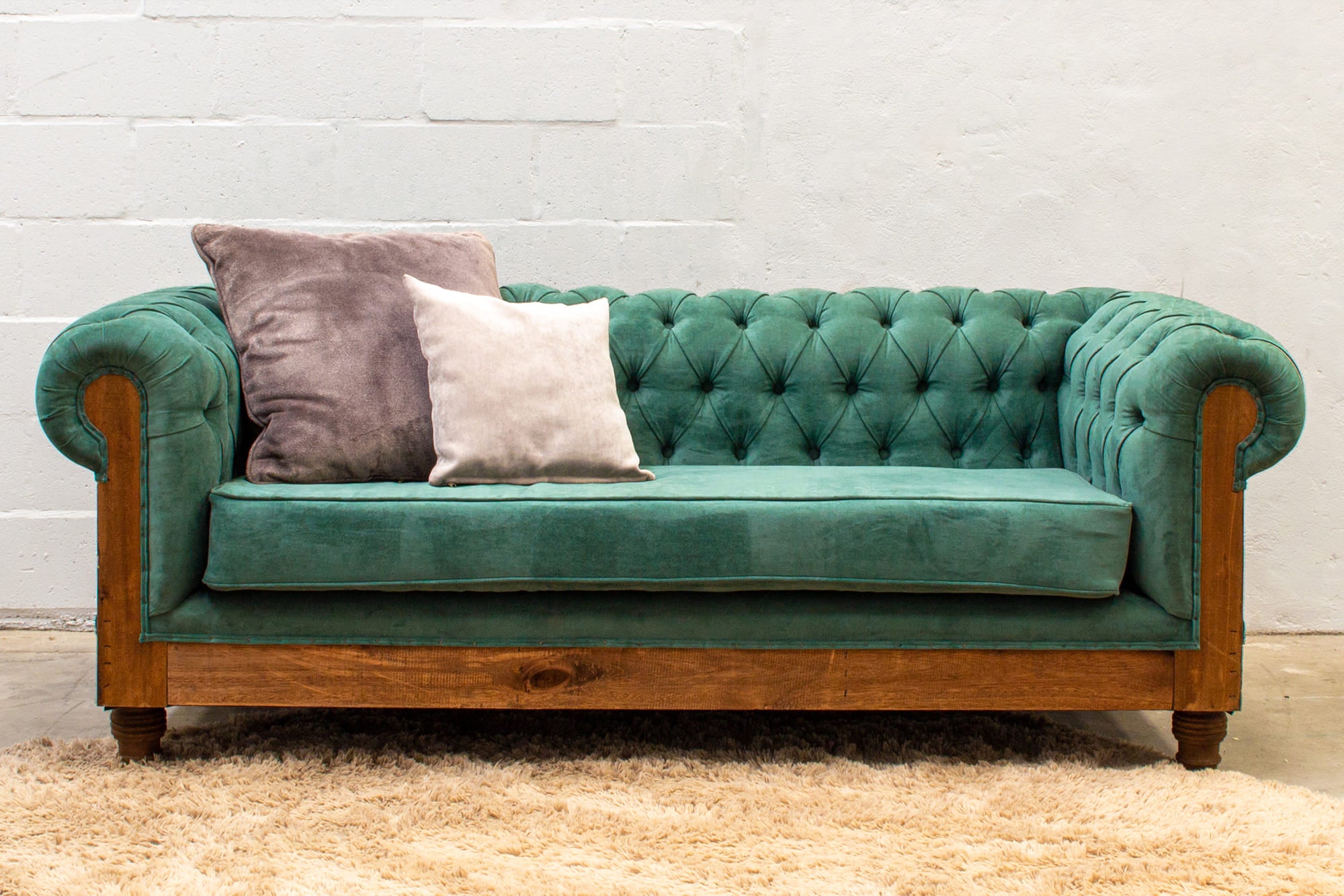 Chesterfield Sofa | Classic Tufted Leather Couch | Restoration Style Living Room Furniture for Home Office & Lounge Decor