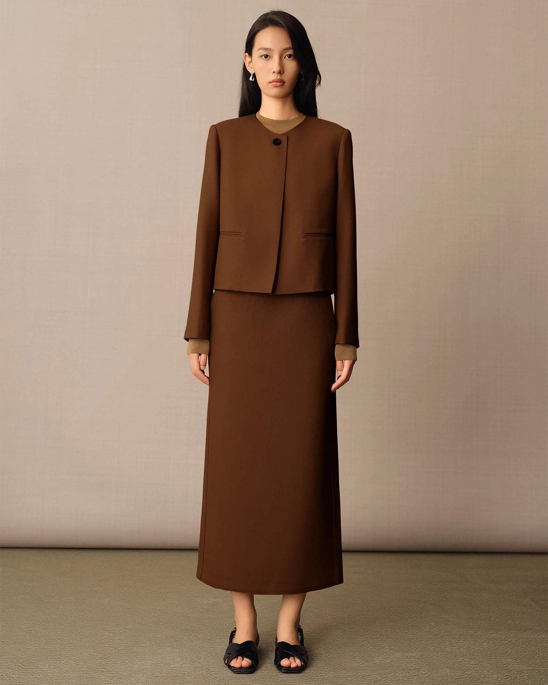 Women's Wool Fitted Blazer - Slim Fit Tailored Jacket for Office & Business Attire | Professional Workwear & Formal Occasions