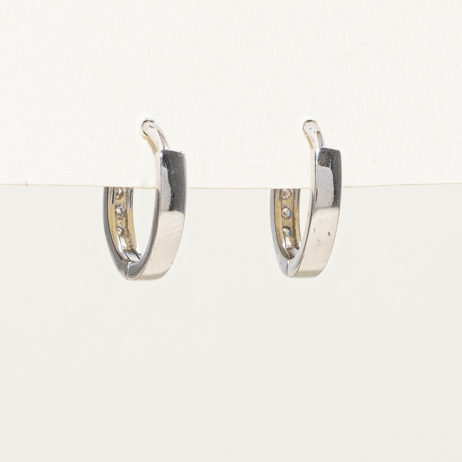 10K Gold Diamond Huggie Hoop Earrings for Women - 0.11ctw Total Weight - Perfect for Everyday Wear, Date Nights & Special Occasions