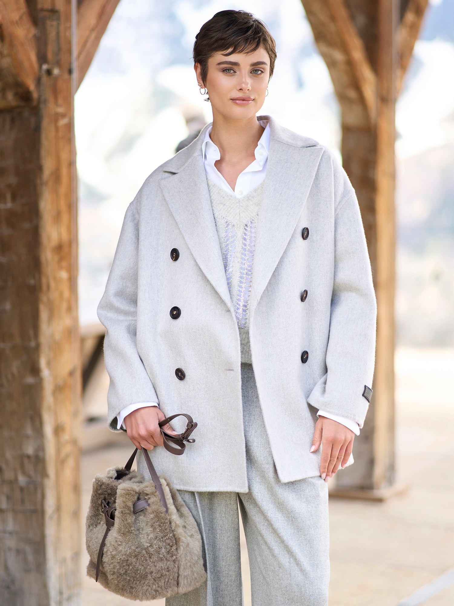 Luxury Women's Cashmere Overcoat - Soft & Warm Winter Coat for Women - Elegant Long Wool Coat for Office, Party & Formal Occasions