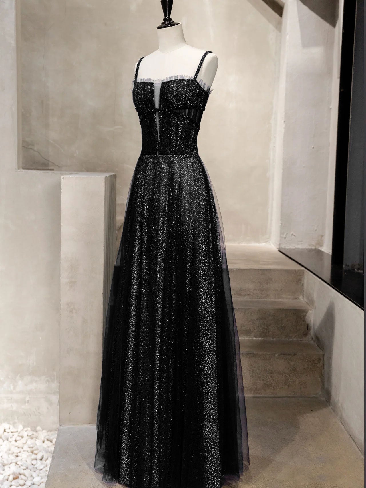 Elegant Tulle Sequin Long Prom Dress for Women - Sparkling Graduation Gown with Sequins - Perfect for Prom Night, Homecoming, and Formal Events