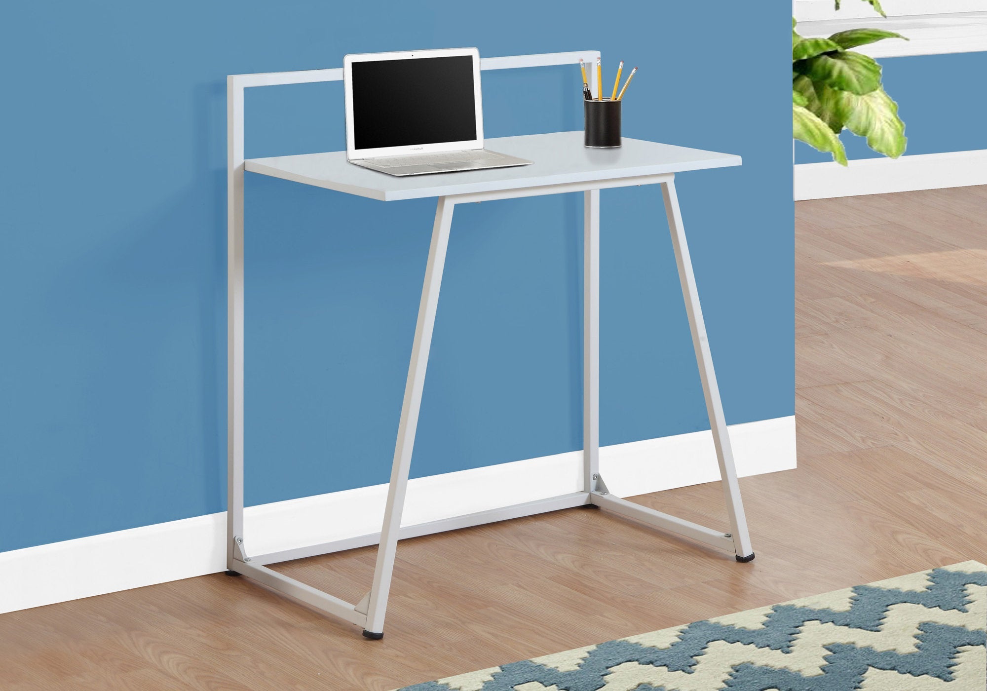 Modern 30L Computer Desk - White Juvenile & Metal Frame - Perfect for Home Office, Gaming, and Study Spaces