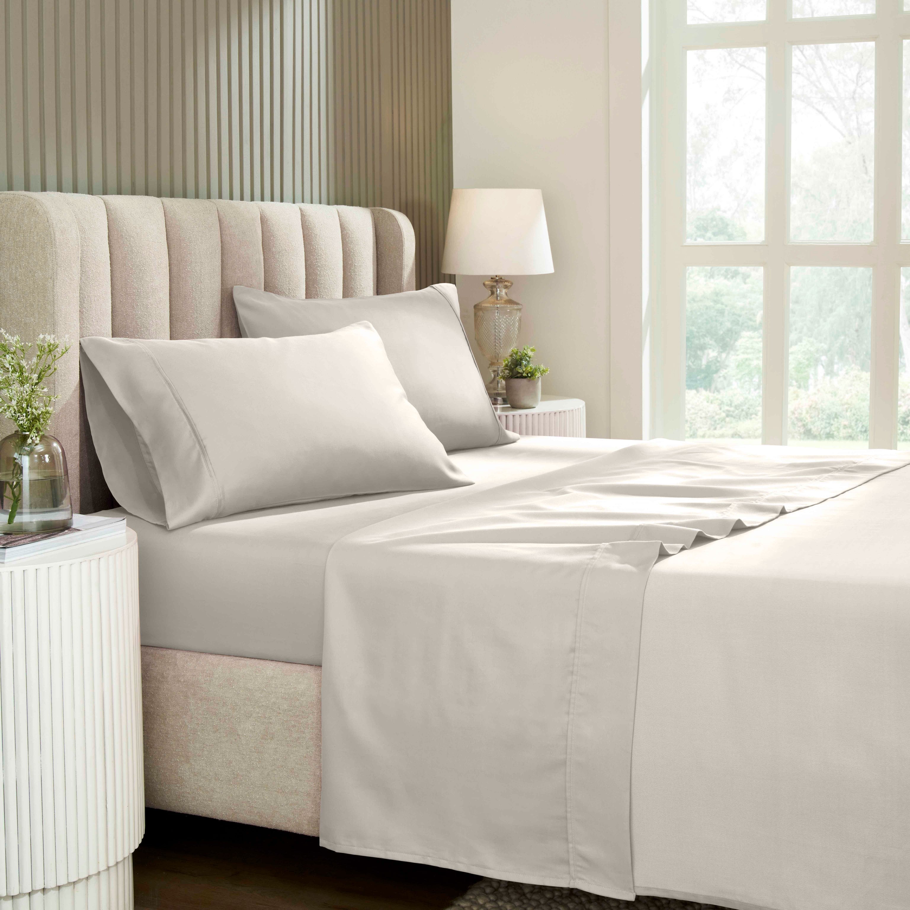 1200 Thread Count Cotton Rich Solid Deep Pocket Bed Sheet Set - Queen Size, Ultra Soft & Breathable - Perfect for Luxury Hotels, Guest Rooms & Master Bedrooms