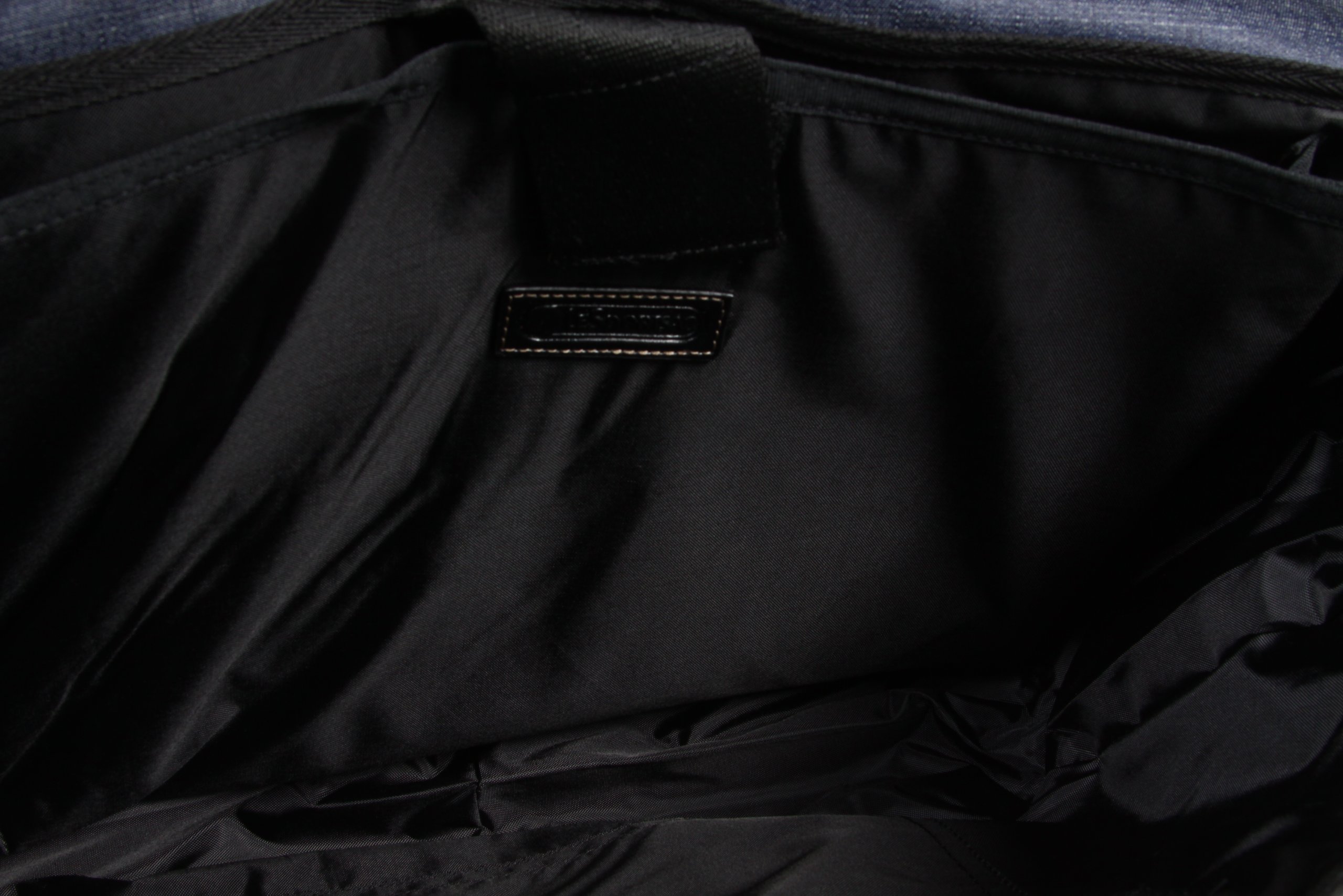 LeSportsac Men's Tucson Messenger Bag - Durable Crossbody Laptop Bag for Work, Travel & Everyday Use
