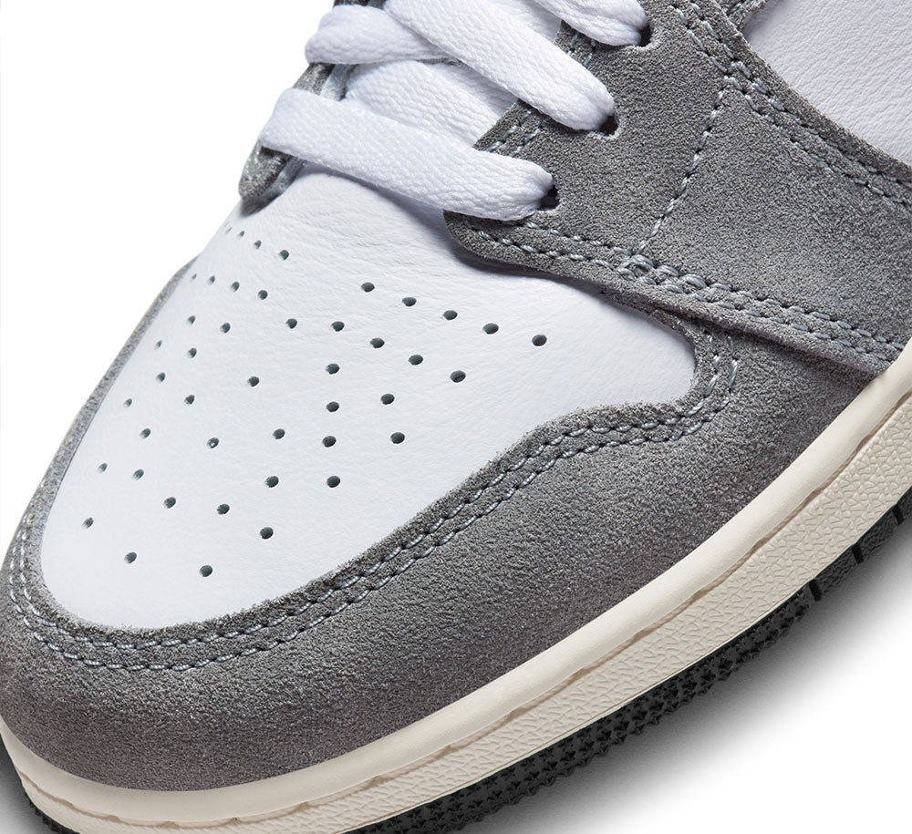 Original Air Jordan 1 High OG (GS) Basketball Shoes - Retro Style Sneakers for Kids & Youth - Perfect for School, Sports, and Street Fashion