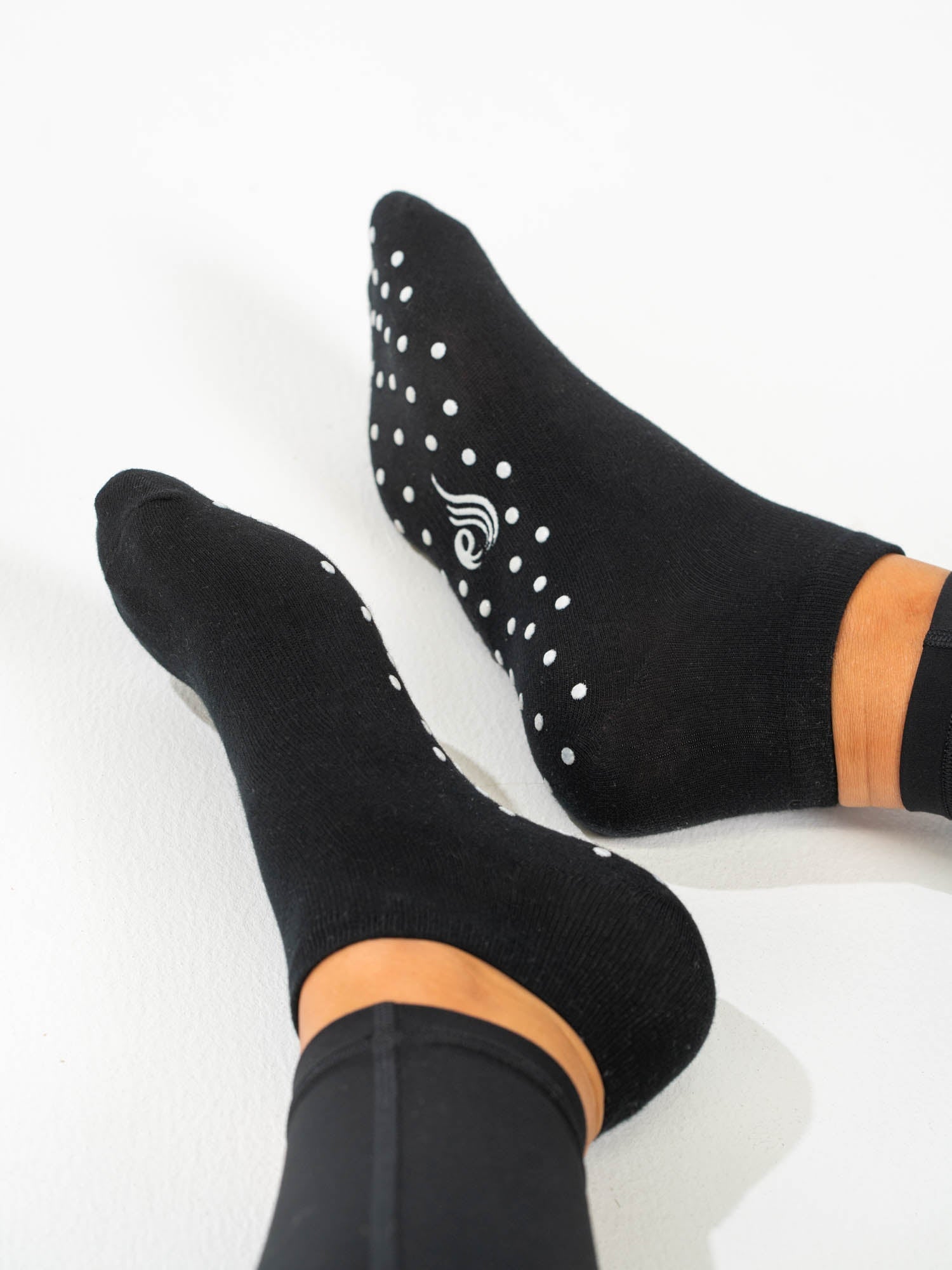 RW Pilates Ankle Grip Socks for Women - Non-Slip Yoga Socks with Toe Grips - Black Workout Socks for Pilates, Barre & Yoga Classes