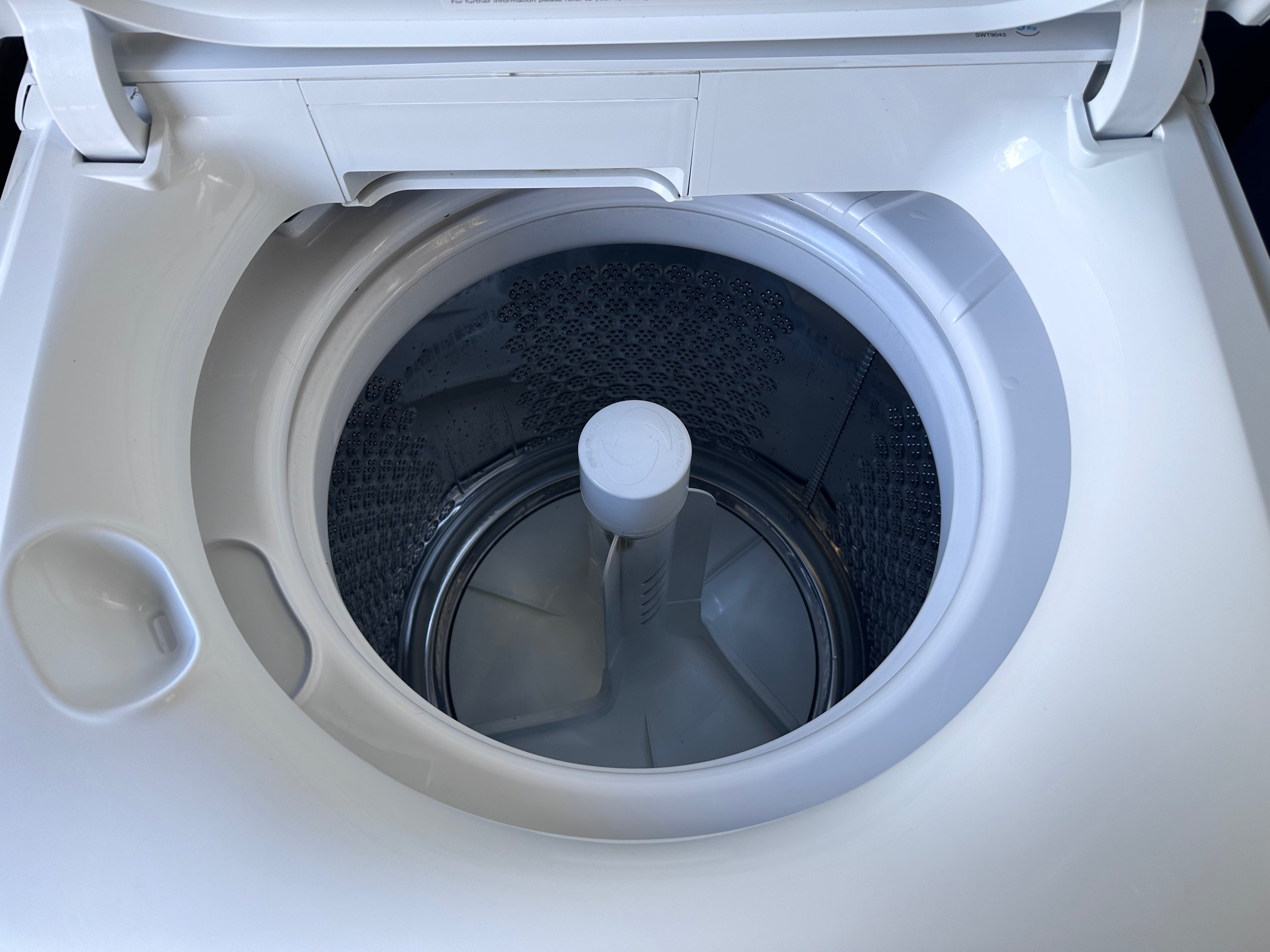 Refurbished Simpson 9kg Top Load Washing Machine - Energy Efficient Laundry Solution for Small Apartments & Dorms