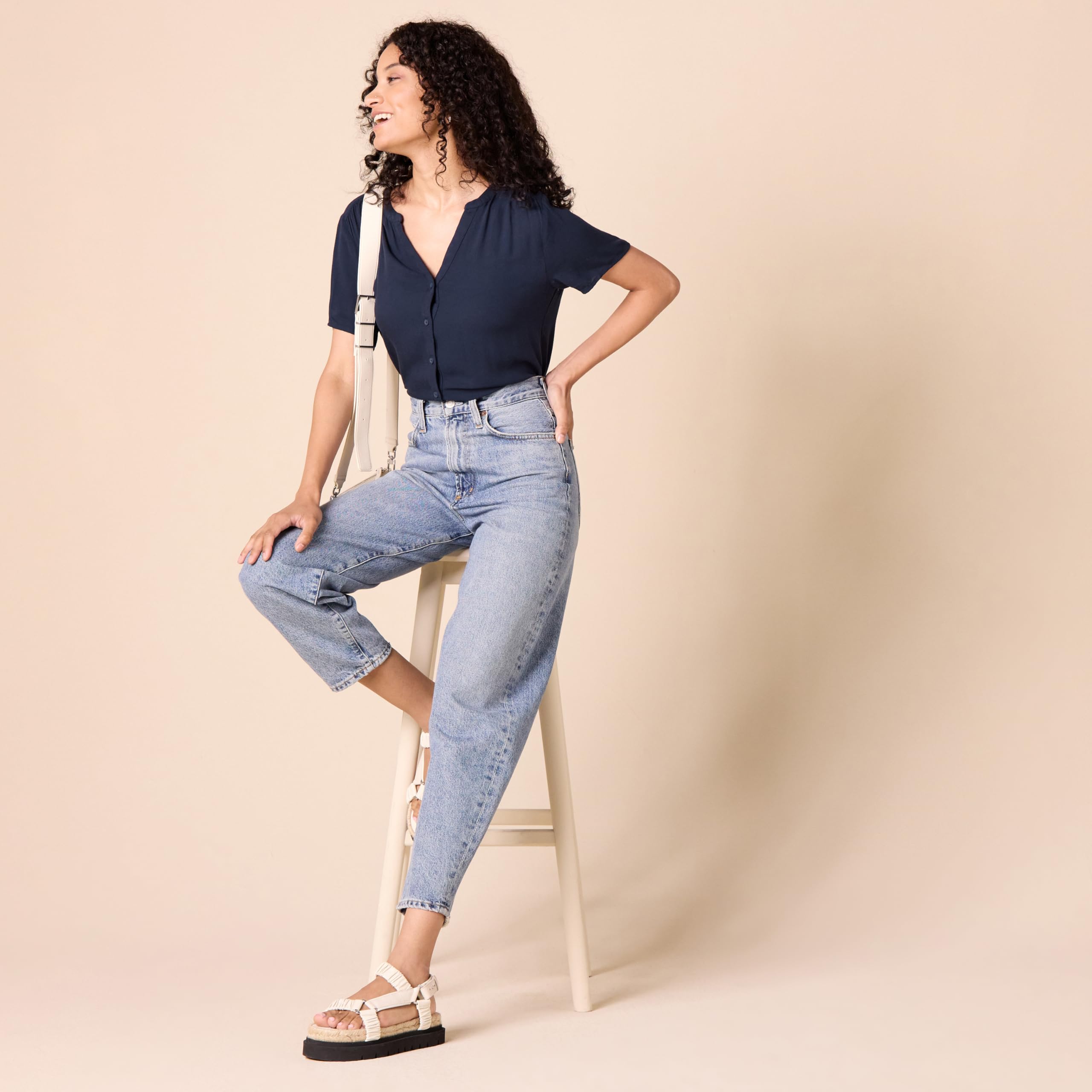 Amazon Essentials Women's Short Sleeve Comfort Fit Blouse - Casual Office Wear & Everyday Outfits