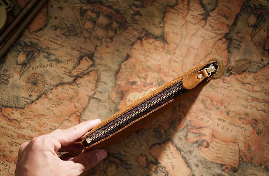 Premium Leather Pen & Pencil Case Holder - Elegant Stationery Organizer for Office, School & Travel - Perfect Gift for Students & Professionals