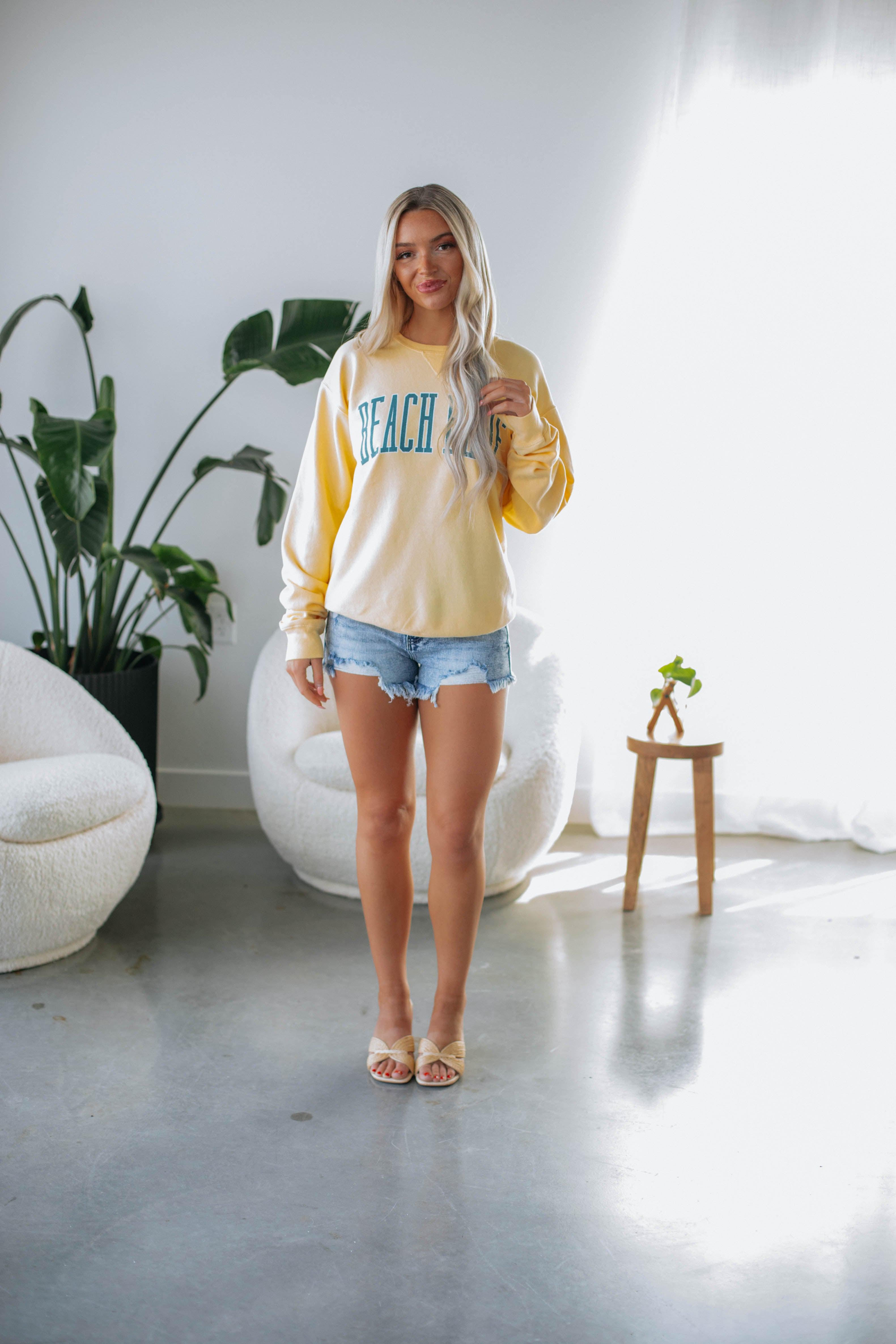 Beach Babe Graphic Crewneck Sweatshirt - Women's Casual Pullover Top for Summer Vacation, Beach Outing & Streetwear Fashion
