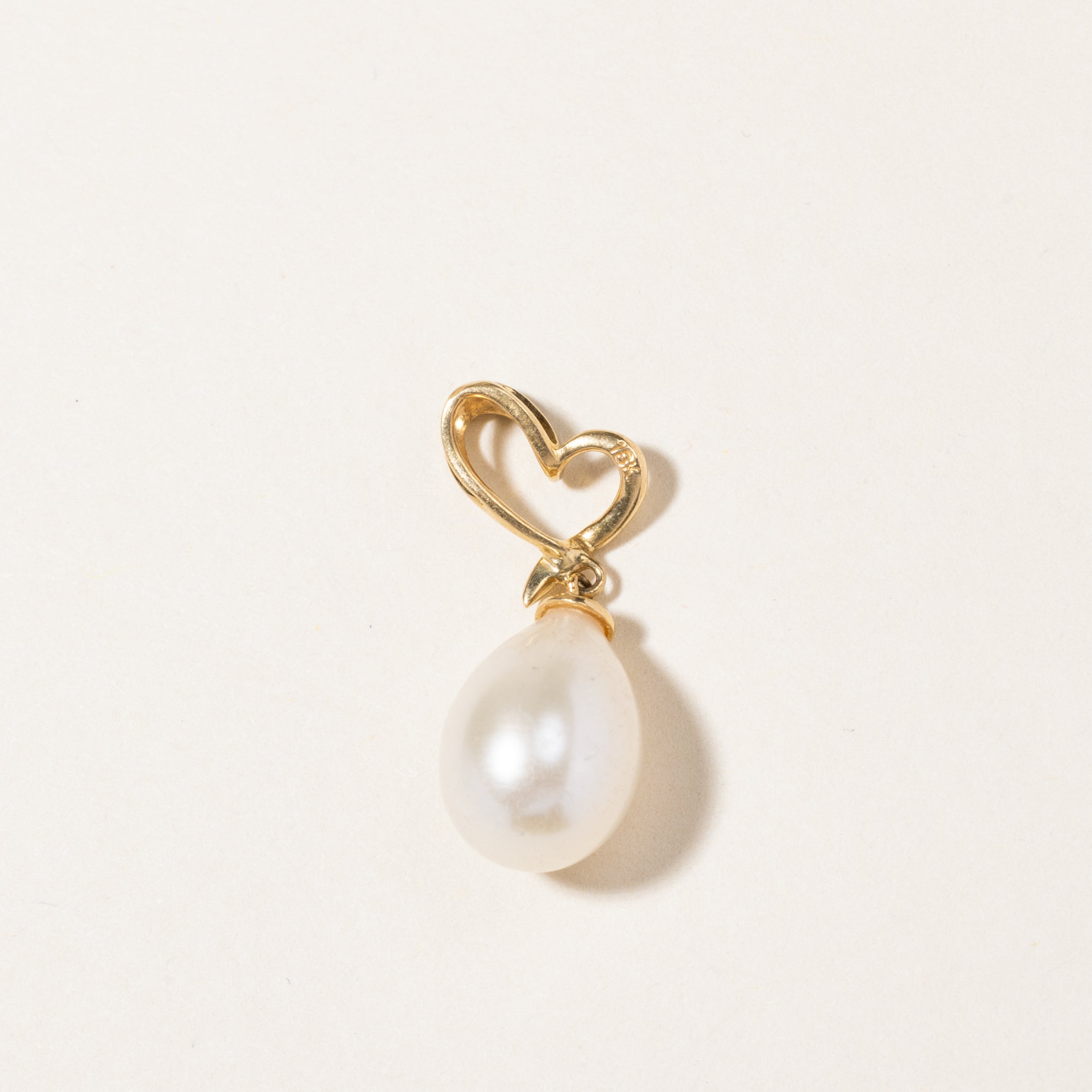 Elegant Pearl & Diamond Heart Pendant Necklace - 12.50mm x 8.90mm, 0.025ctw | Perfect for Valentine's Day Gifts, Anniversary Presents & Romantic Occasions