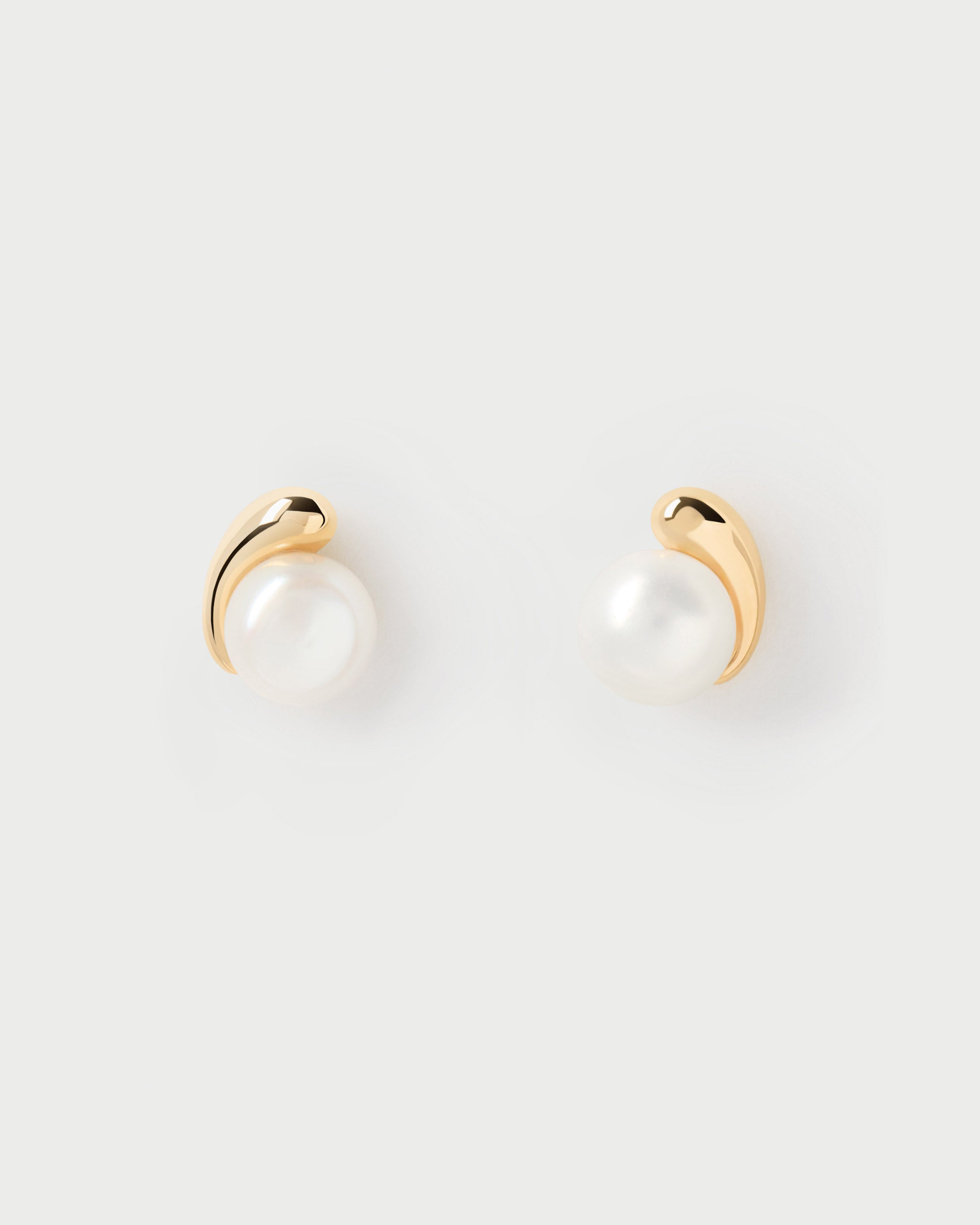 La Perla Stud Earrings for Women - 18K Gold Plated Luxury Pearl Earrings - Elegant Gift for Her - Perfect for Weddings, Parties & Everyday Wear