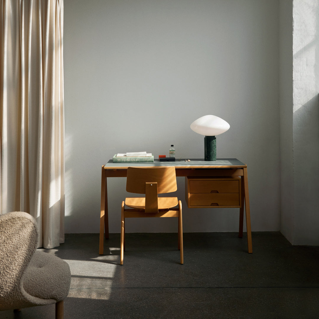 Daystak RD3 Ergonomic Home Office Desk - Modern Computer Writing Workstation for Small Spaces | Perfect for Remote Work, Study & Gaming