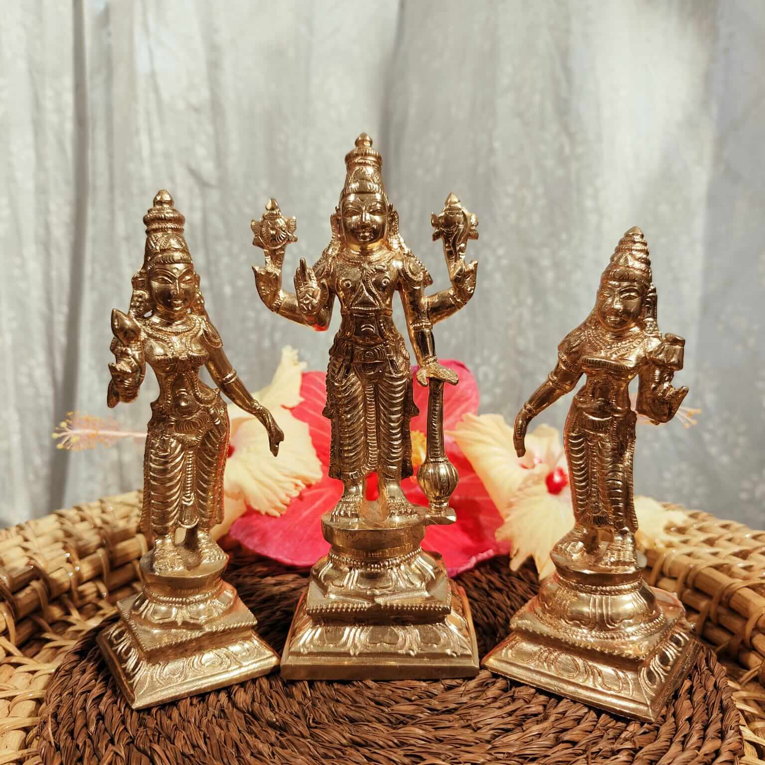 Varadaraja Perumal Hindu God Idol Statue 6 Inches - Handcrafted Brass Deity for Home Altar, Pooja Room & Spiritual Decor