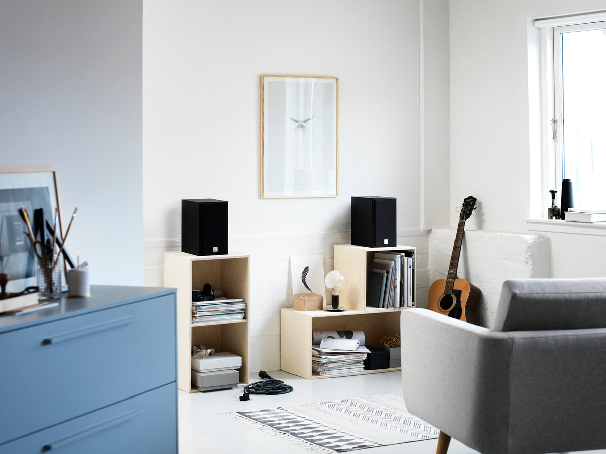 DALI SPEKTOR 2 Compact Bookshelf Speakers (Pair) - Hi-Fi Audio System for Home Theater, Music Listening & Gaming Setup