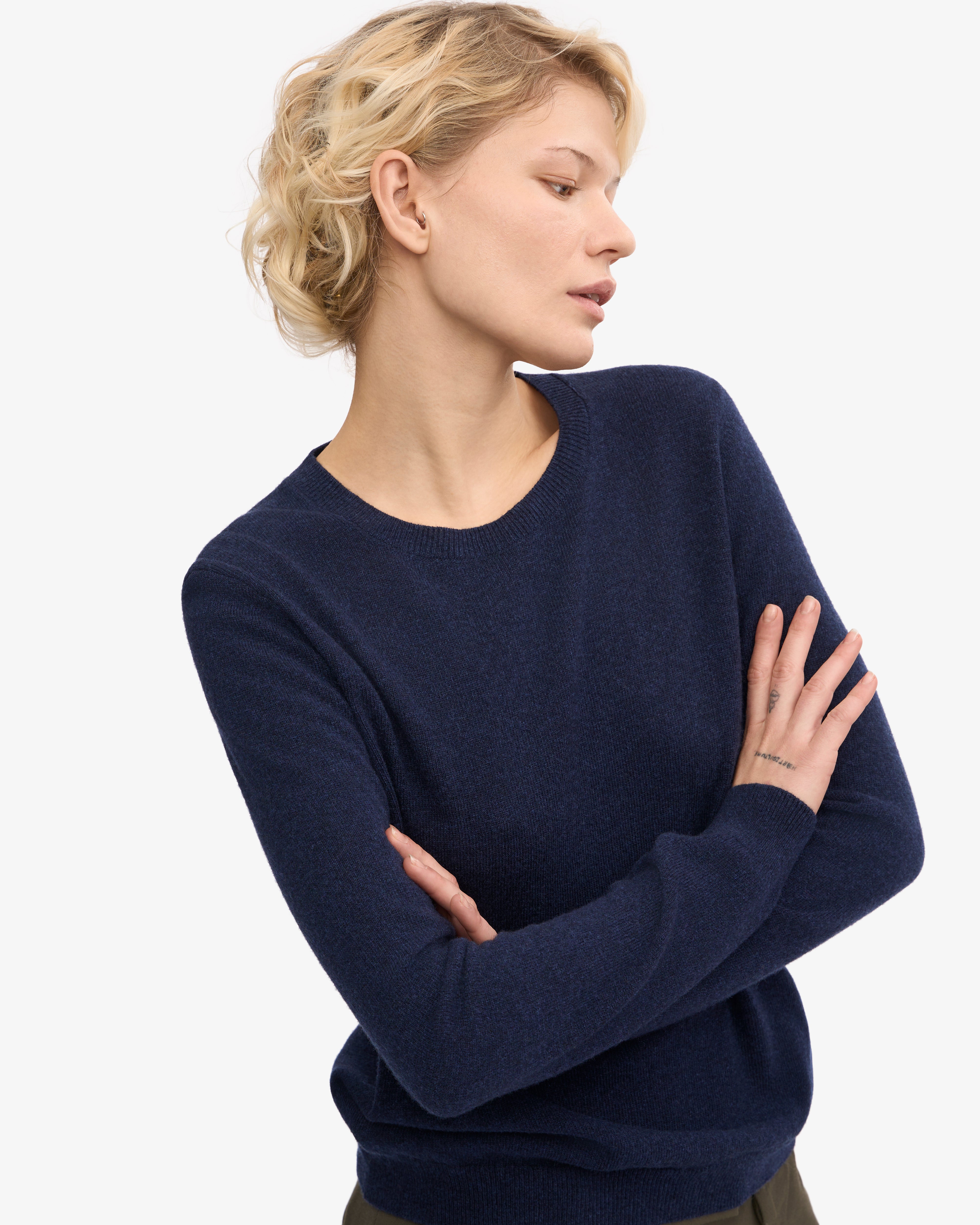 Premium Women's Light Merino Wool Crew Neck Sweater - Soft & Breathable Marine Blue Pullover for Casual Wear & Outdoor Activities