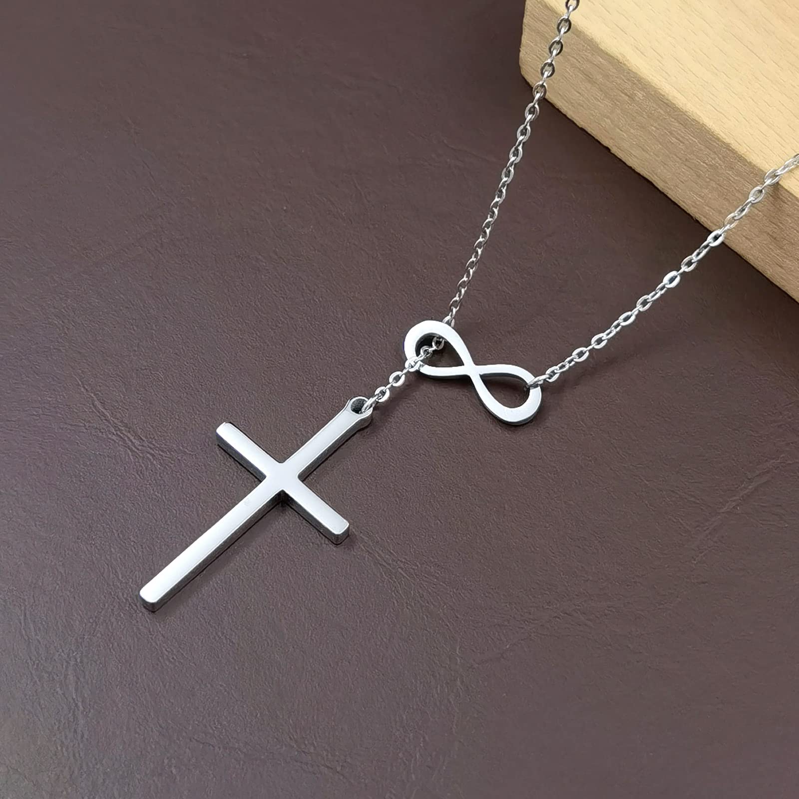 Elegant Small Cross Pendant Necklace for Women - Dainty Simple Gold/Silver Cross Necklace - Perfect Mothers Day Gift, Birthday Present for Her - Ideal for Church, Everyday Wear & Special Occasions