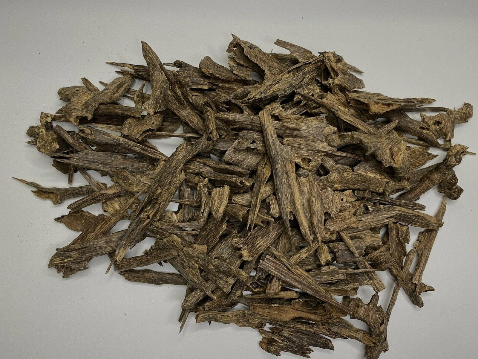 Premium Wild Assam Agarwood Chips (10g) - Natural Aloeswood Incense for Meditation, Aromatherapy & Relaxation | Hindi Oudh Chips for Home, Yoga & Spiritual Practices